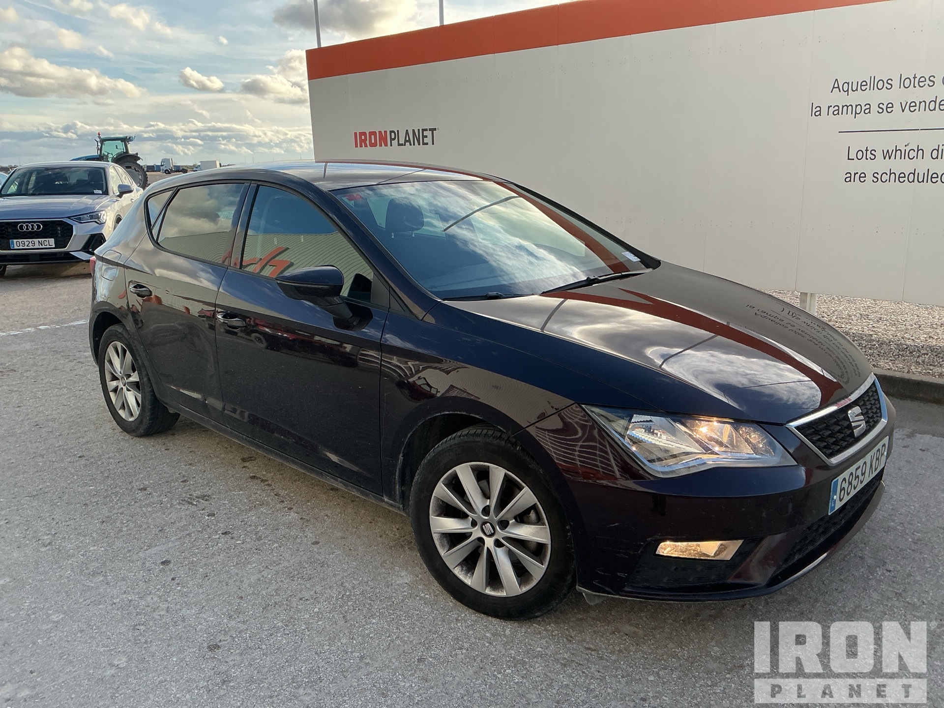 General Appearance with Bild, Ecke vorne rechts