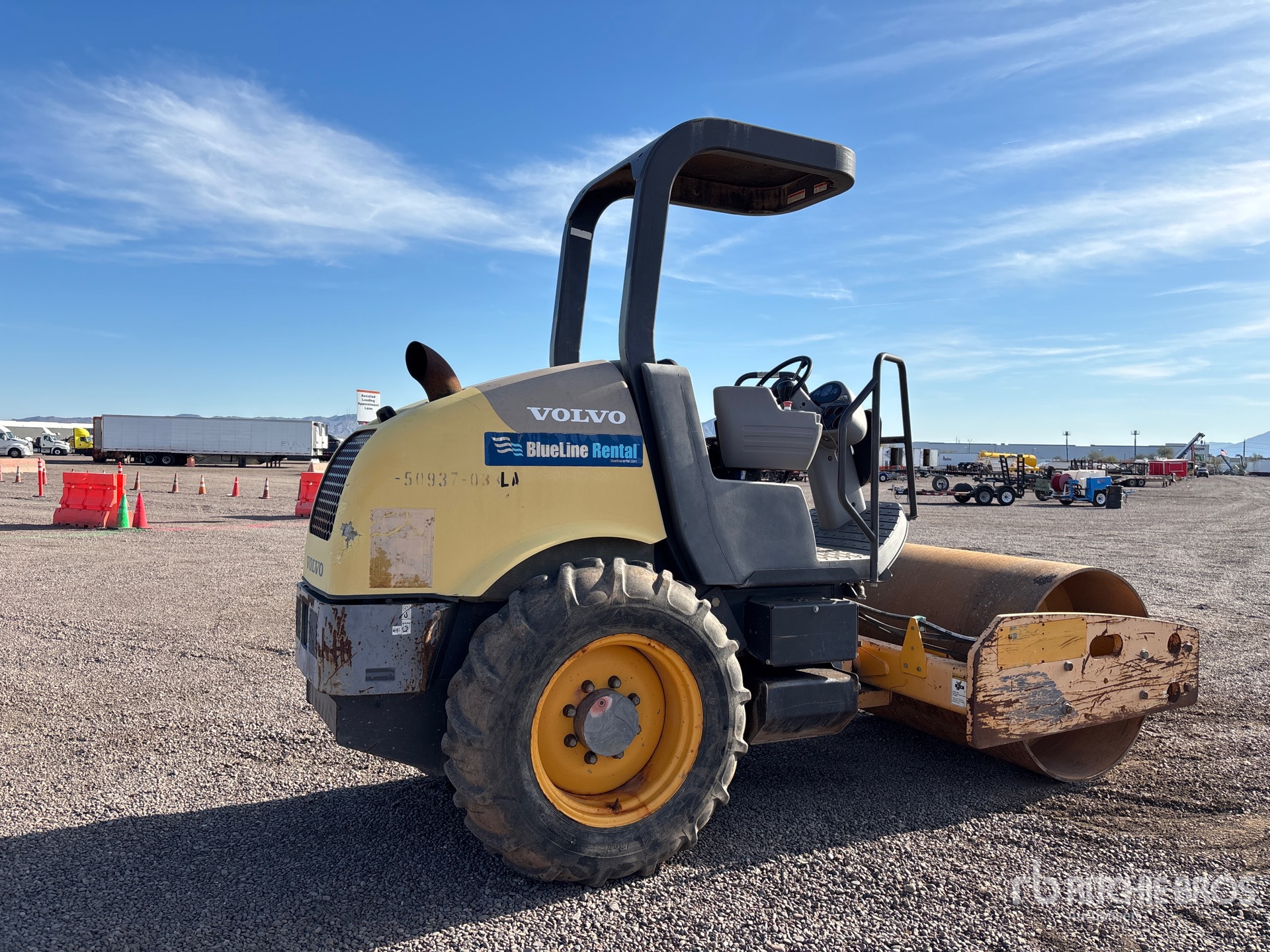 General Appearance with Imagen: esquina trasera derecha