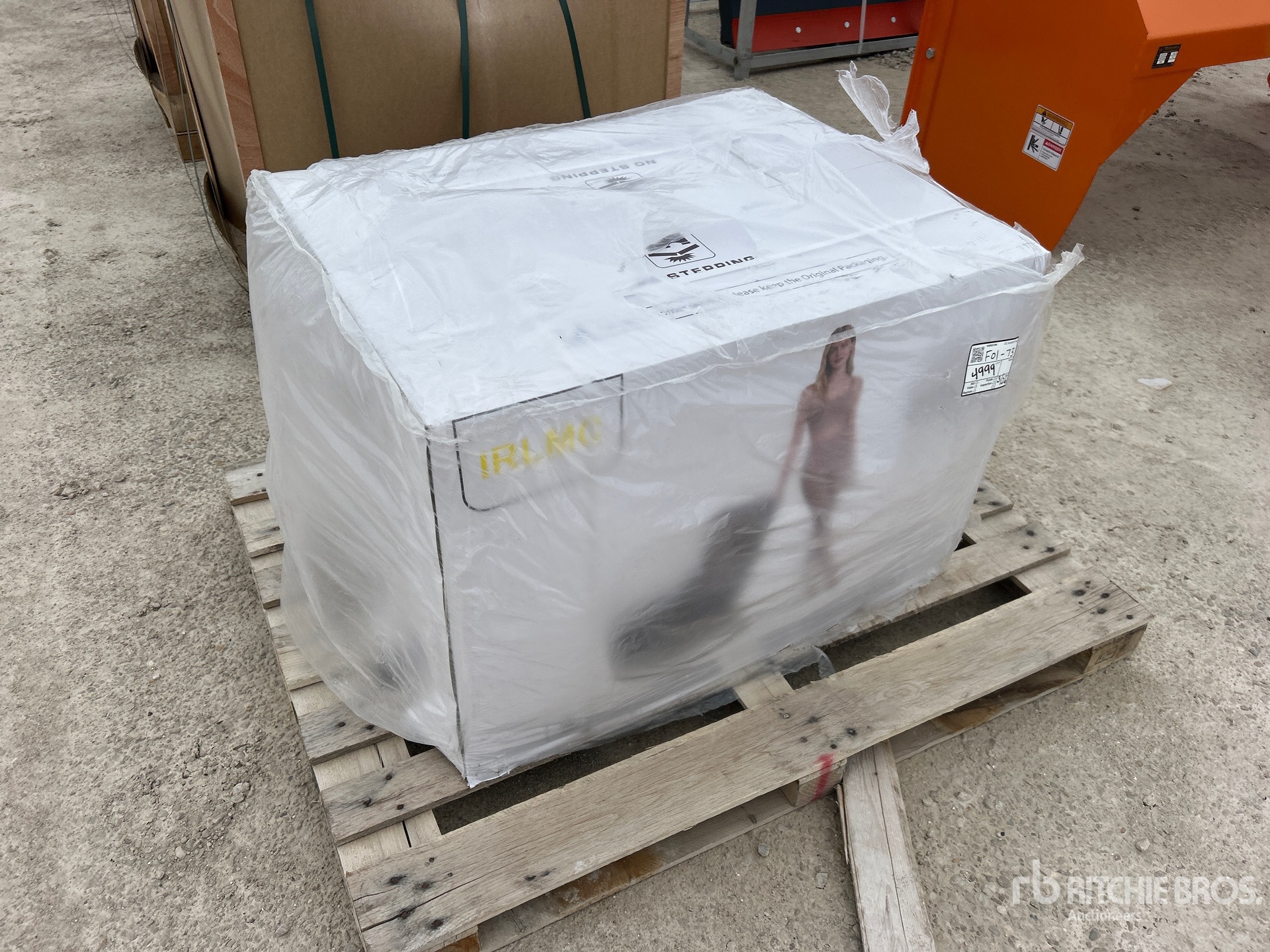 General Appearance with Picture, Right Front Corner