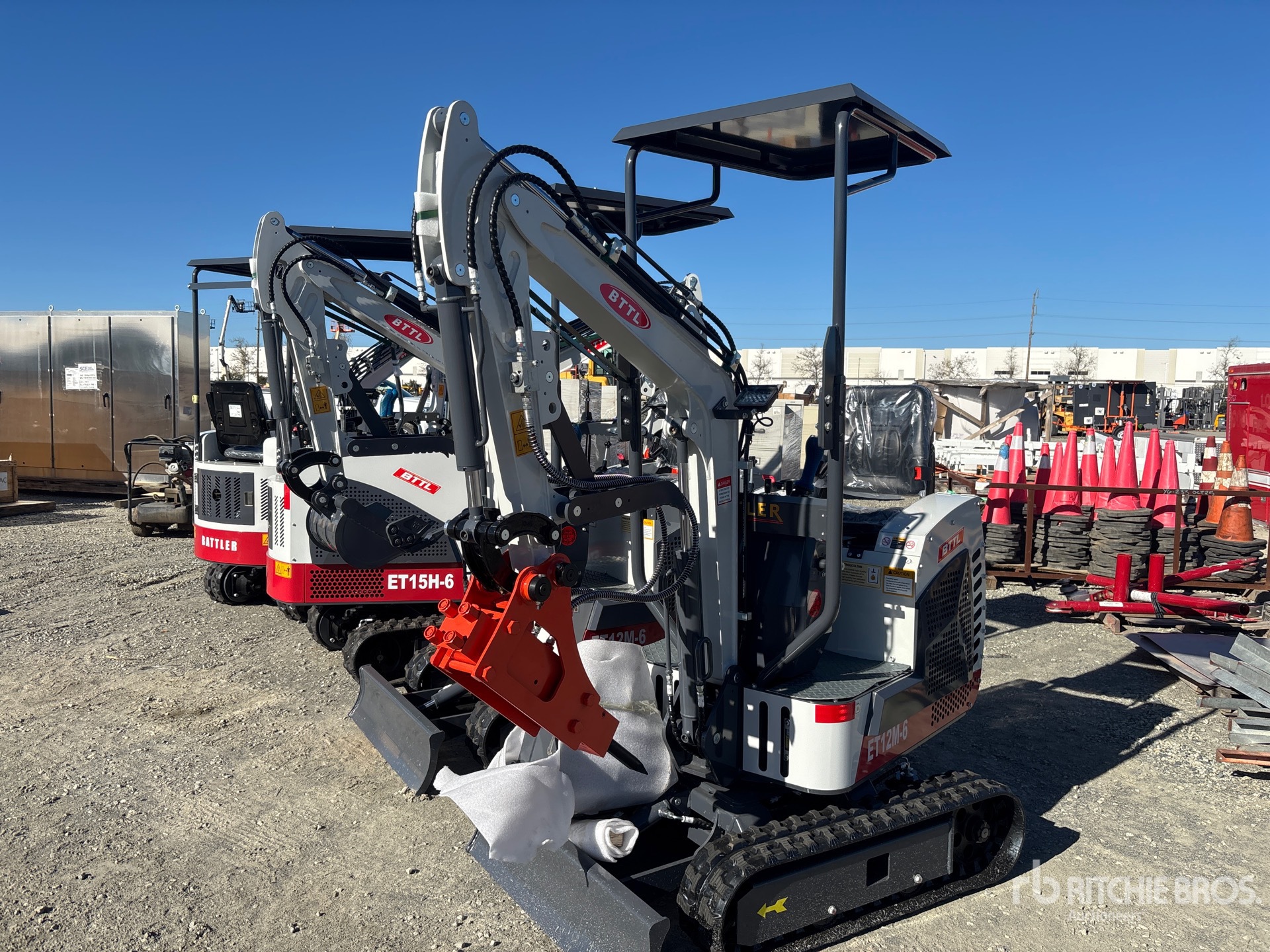 General Appearance with Bild, Ecke vorne links