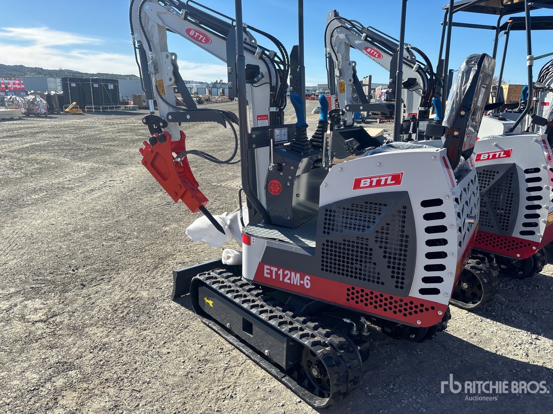 General Appearance with Bild, Ecke hinten links