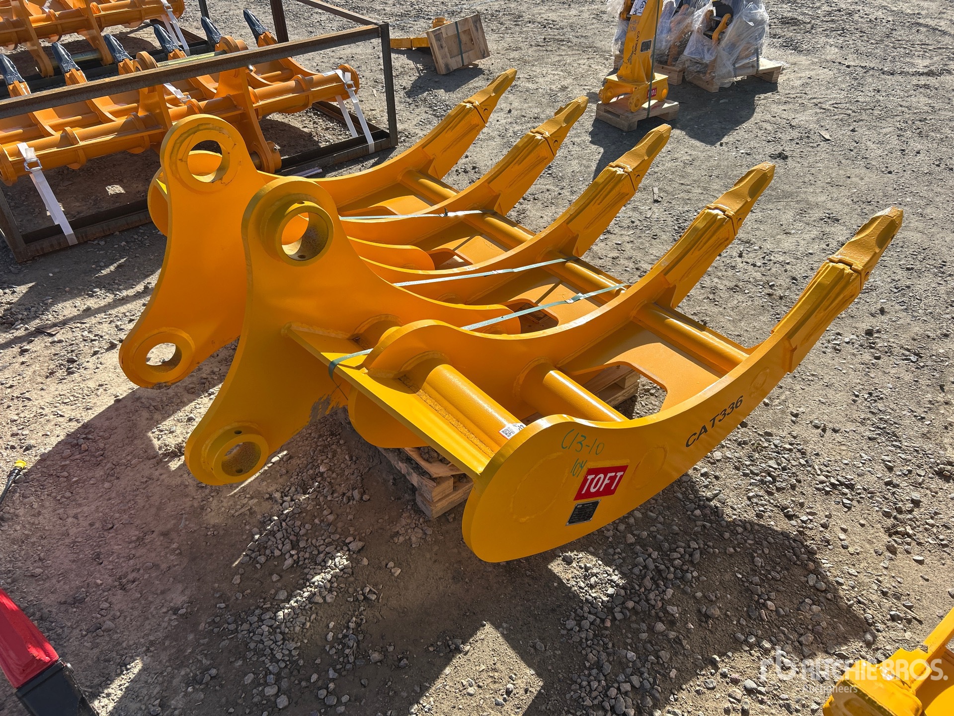 General Appearance with Foto, angolo anteriore sinistro