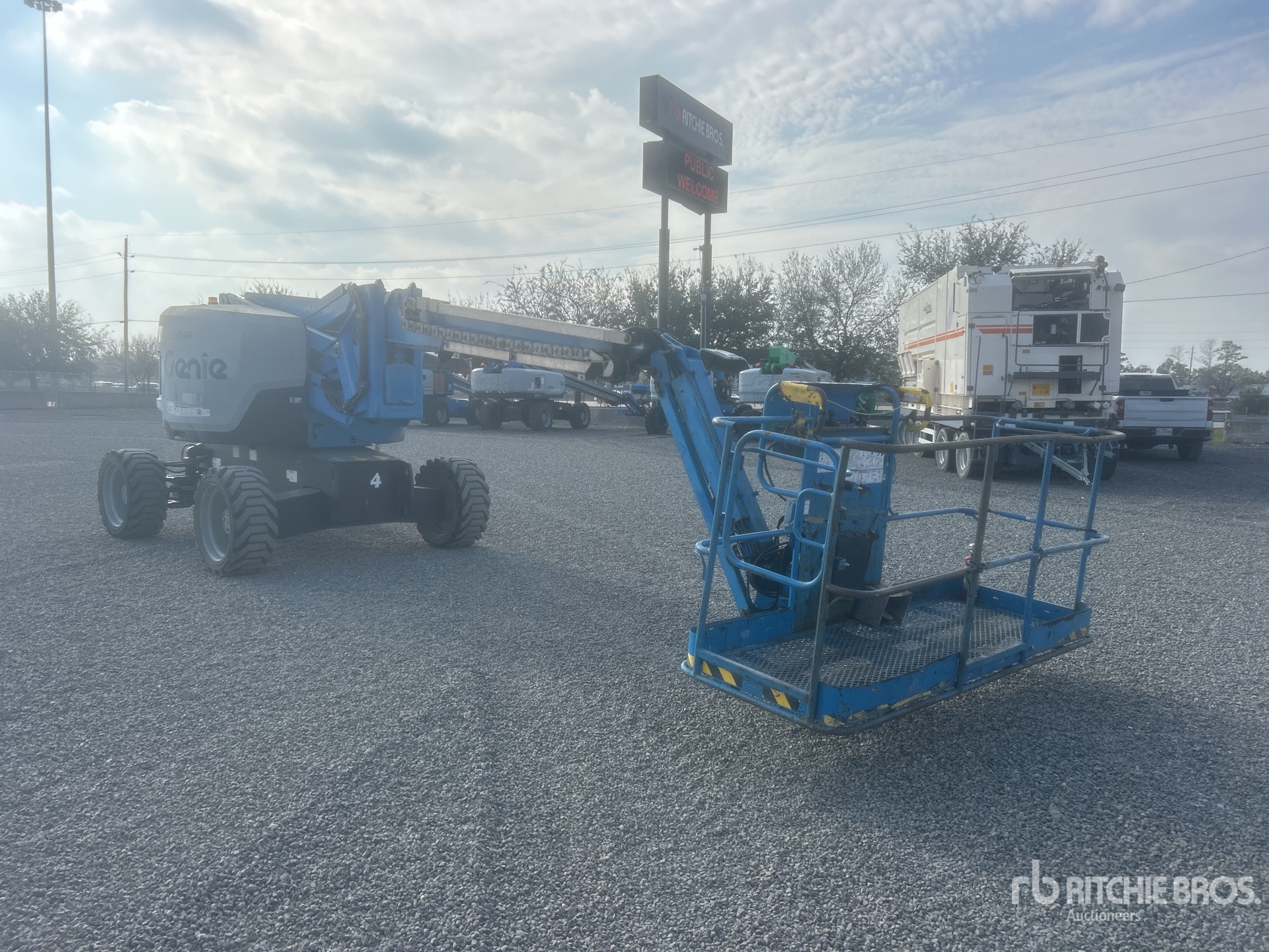 General Appearance with Picture, Right Front Corner