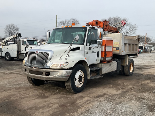 Stetco 950 2500 lb Straight Boom on 2002 International 4300 4x2 Dump Truck with Crane Stetco 950 2500 lb Straight Boom on 2002 International 4300 4x2 Dump Truck with Crane