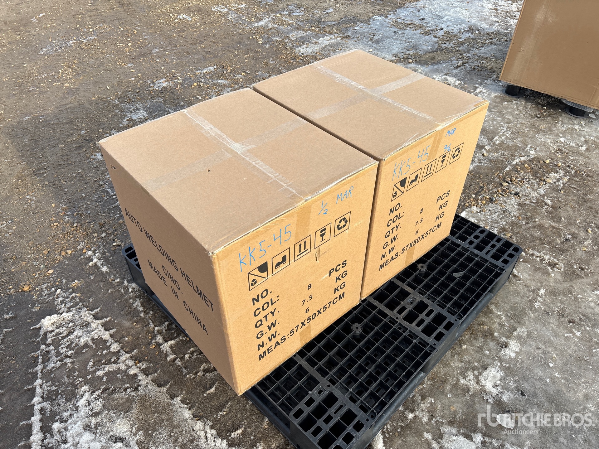 General Appearance with Picture, Right Front Corner