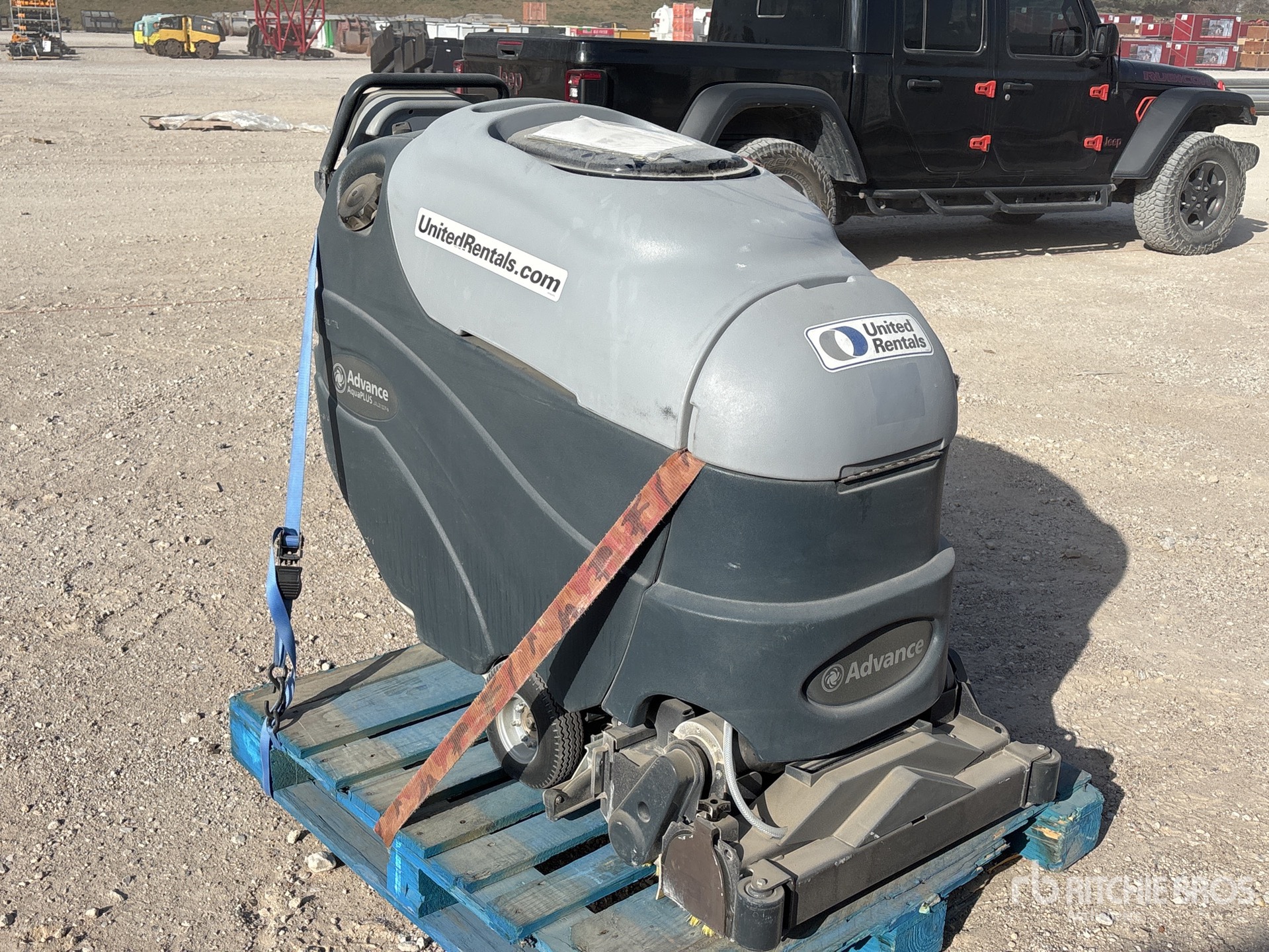 General Appearance with Bild, Ecke vorne rechts