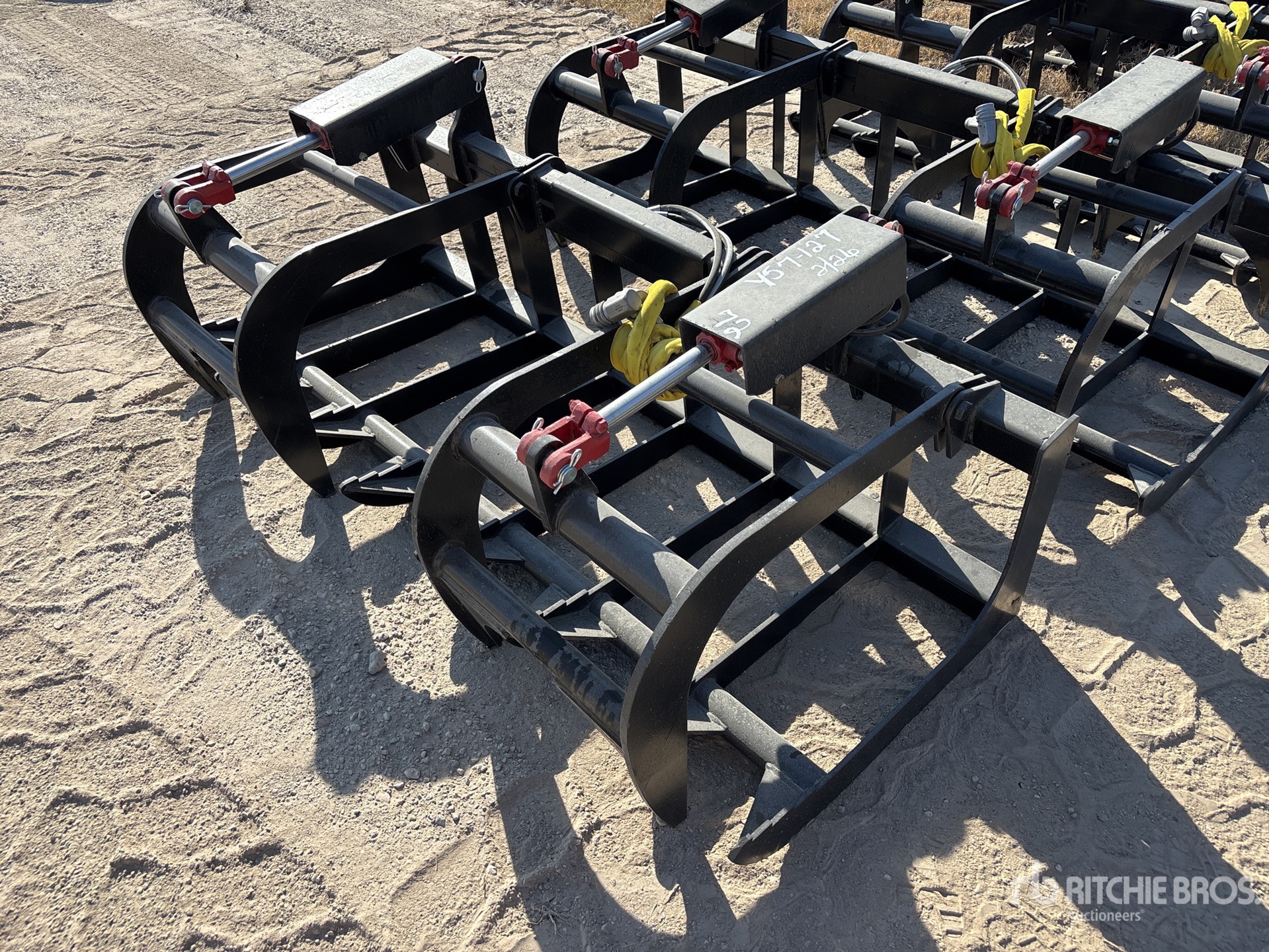 General Appearance with Bild, Ecke vorne links