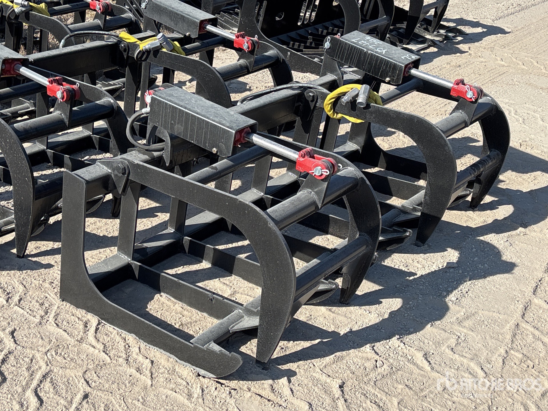 General Appearance with Bild, Ecke vorne rechts