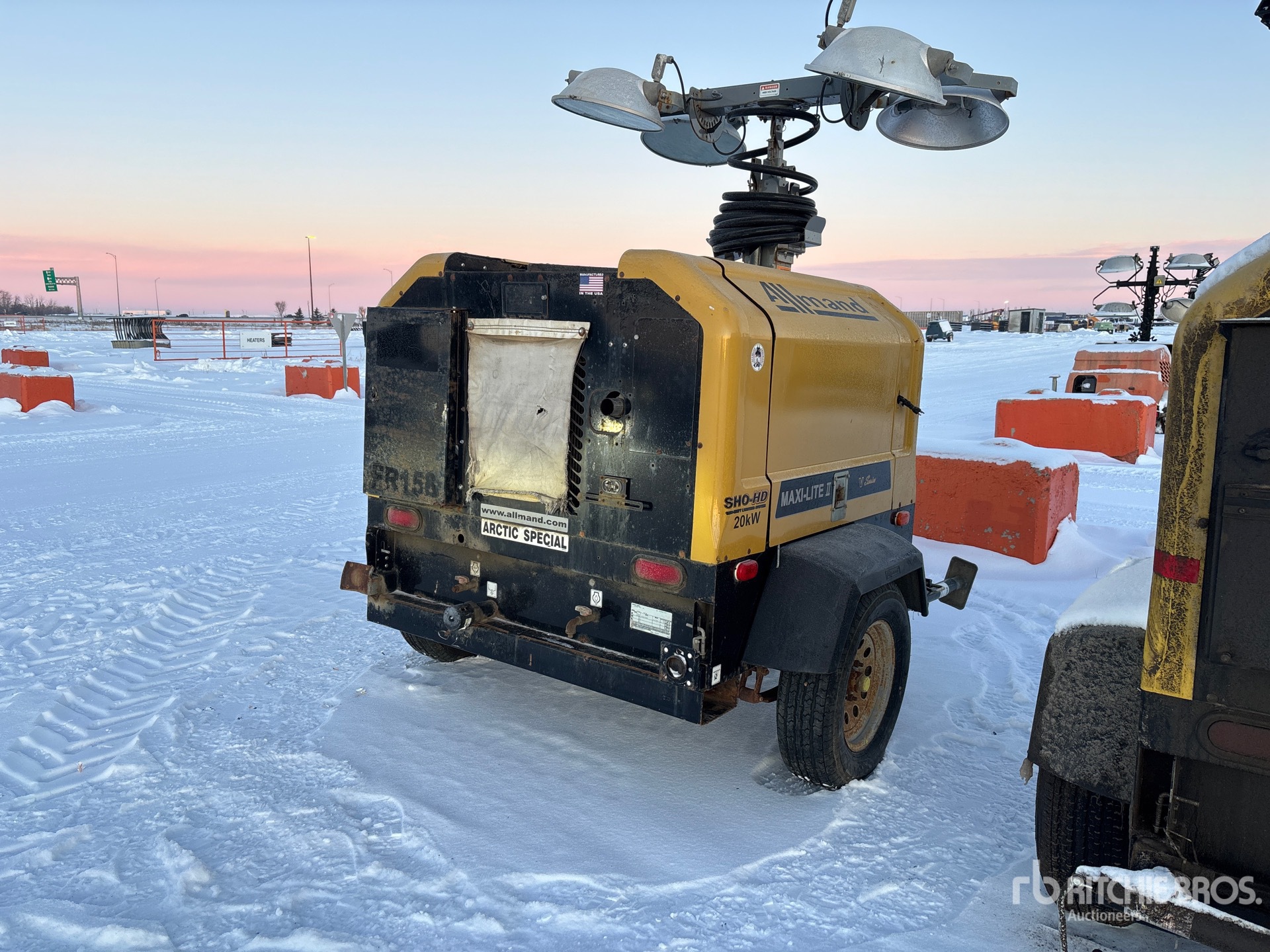 General Appearance with Imagen: esquina trasera derecha