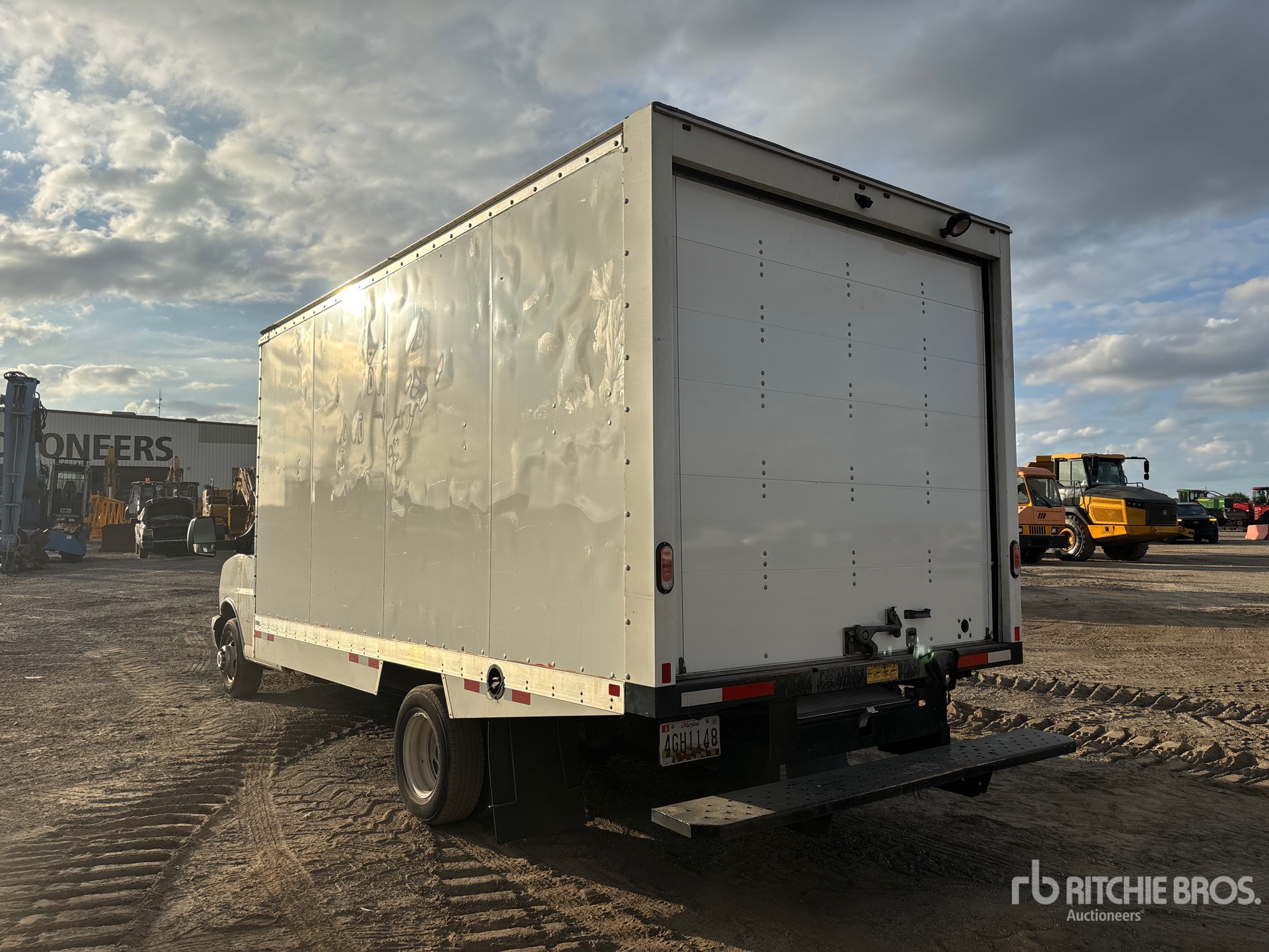 General Appearance with Imagen: esquina trasera izquierda