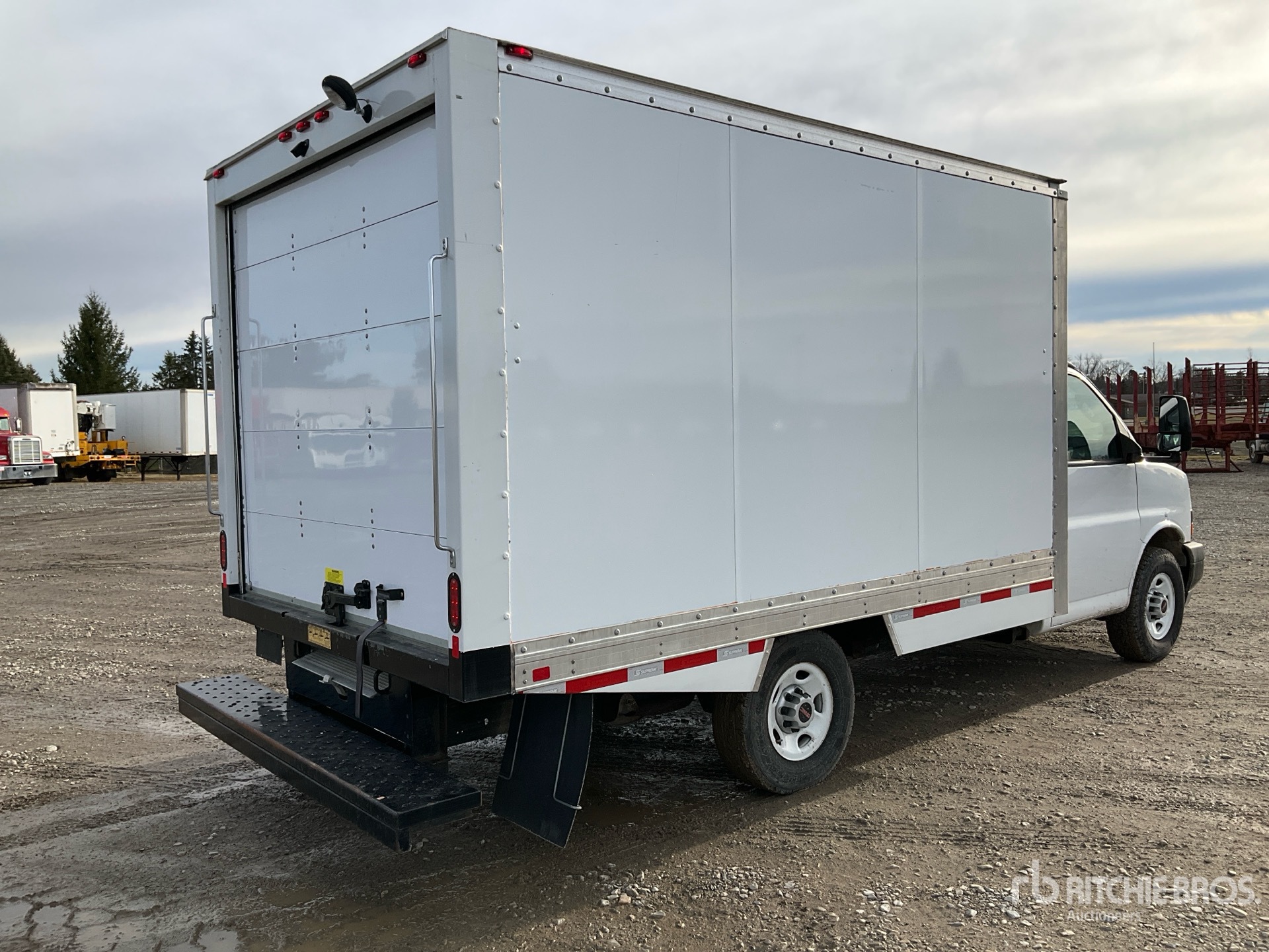 General Appearance with Picture, Right Rear Corner