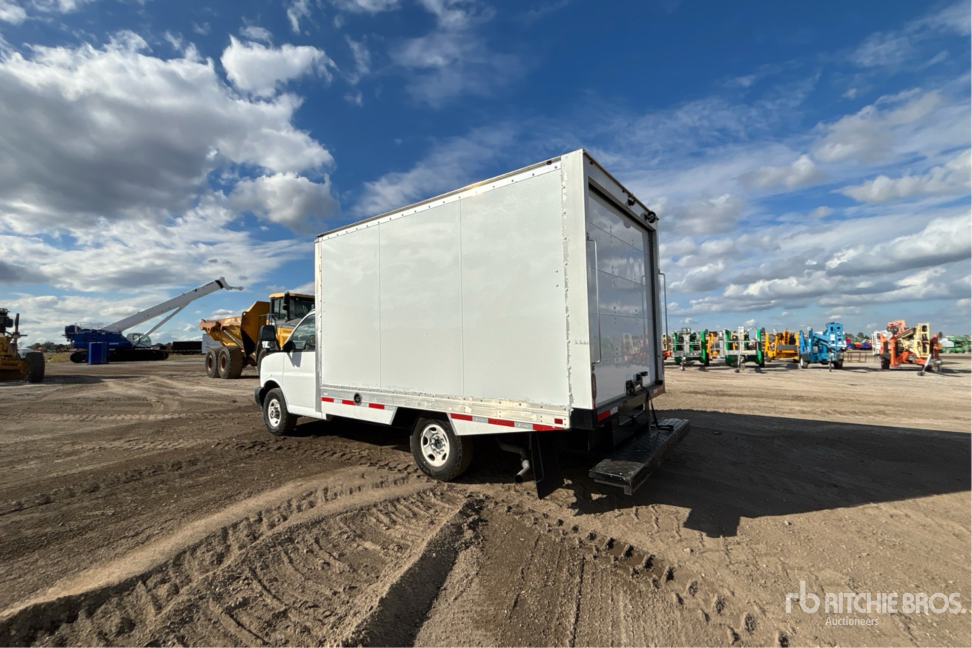 General Appearance with Imagen: esquina trasera izquierda