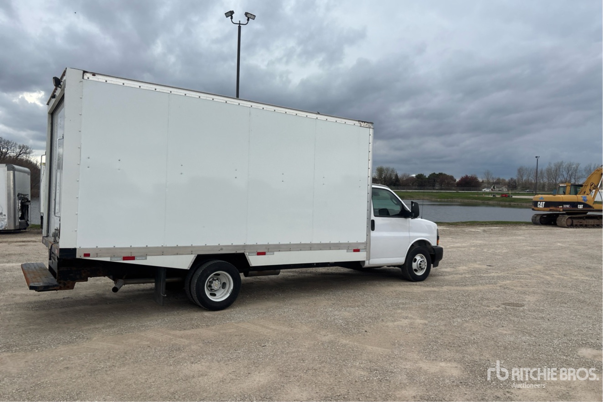 General Appearance with Imagen: esquina trasera derecha