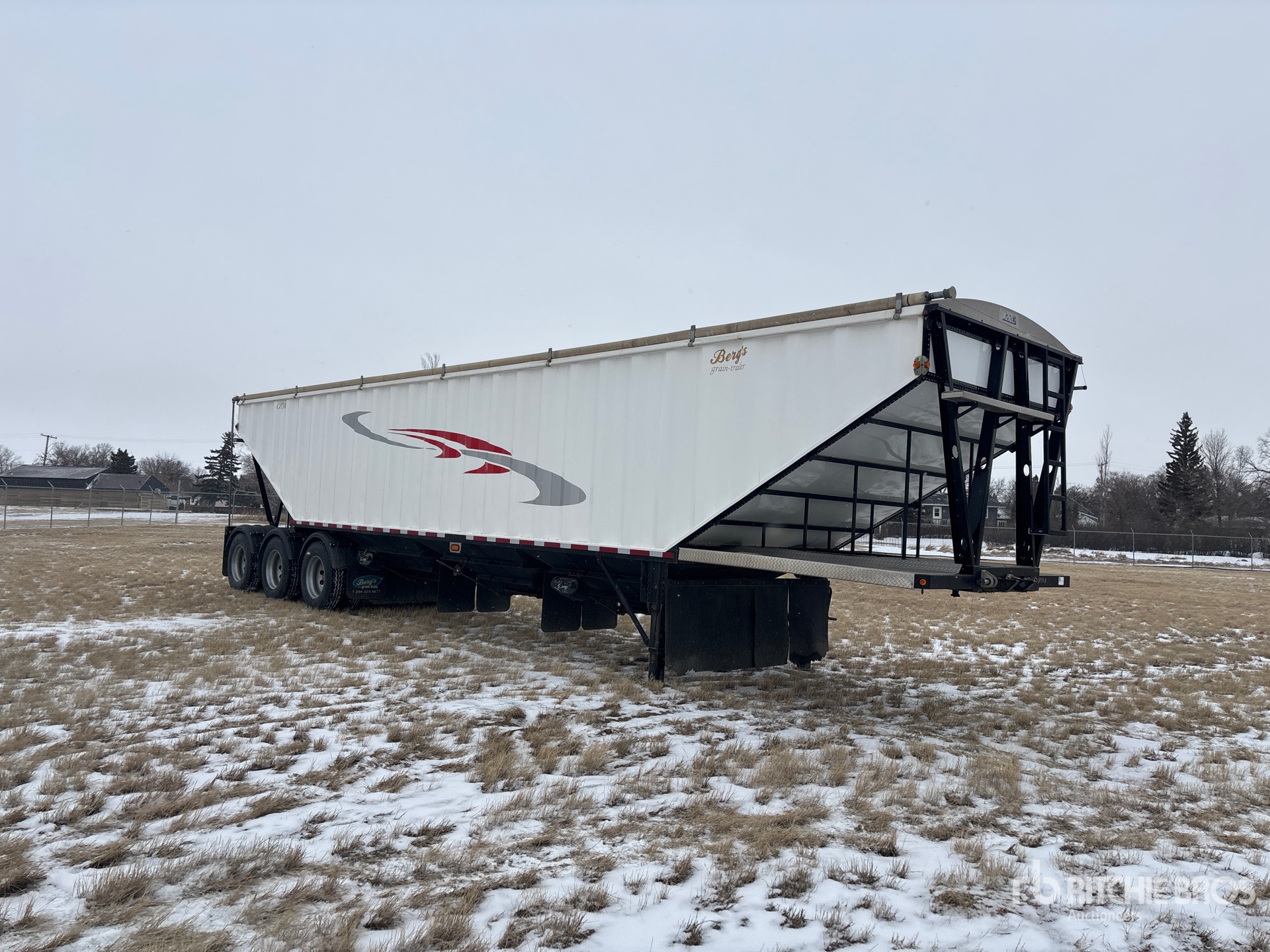 Aspect général with Image, coin avant droit