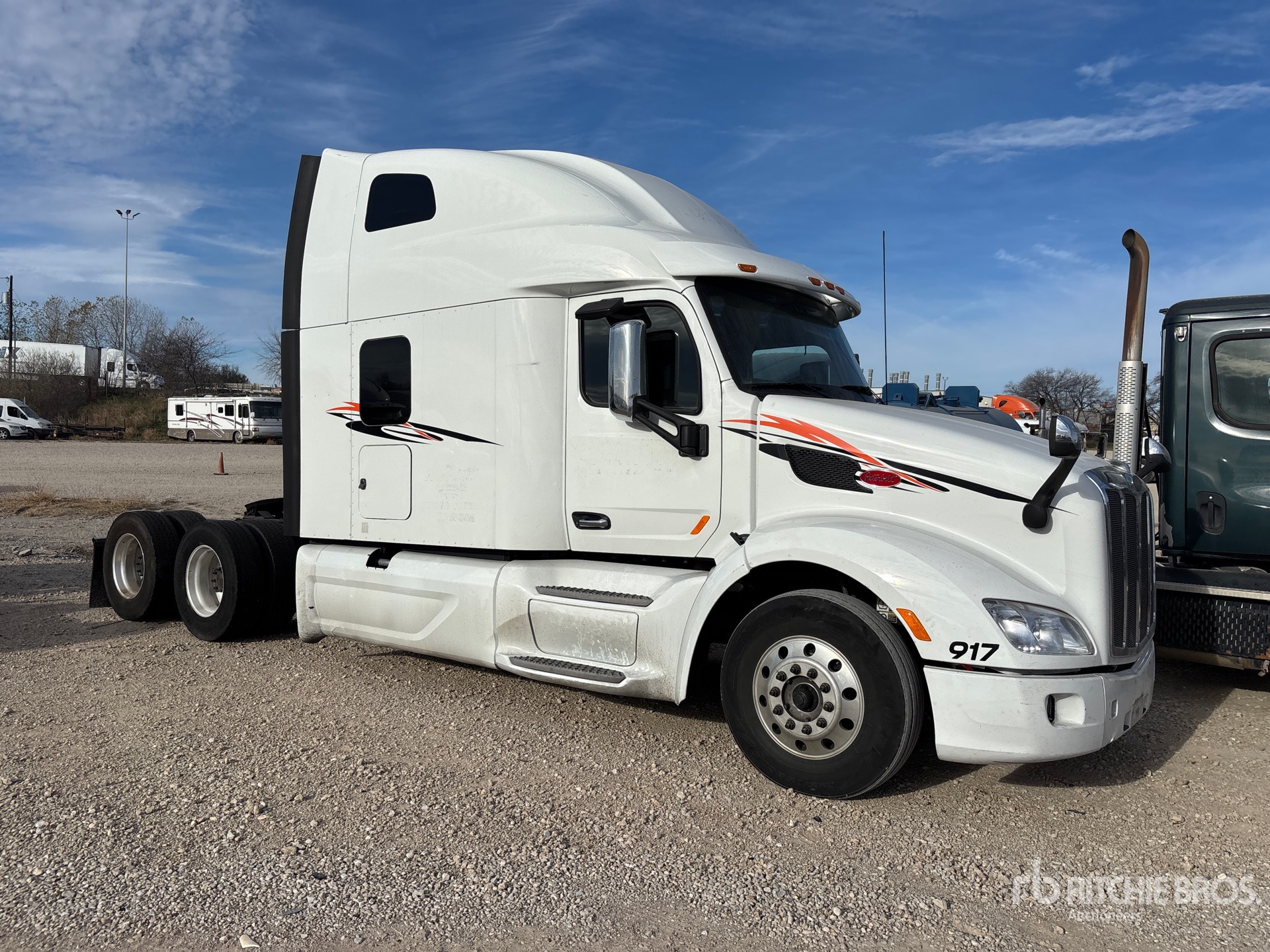 General Appearance with Picture, Right Front Corner