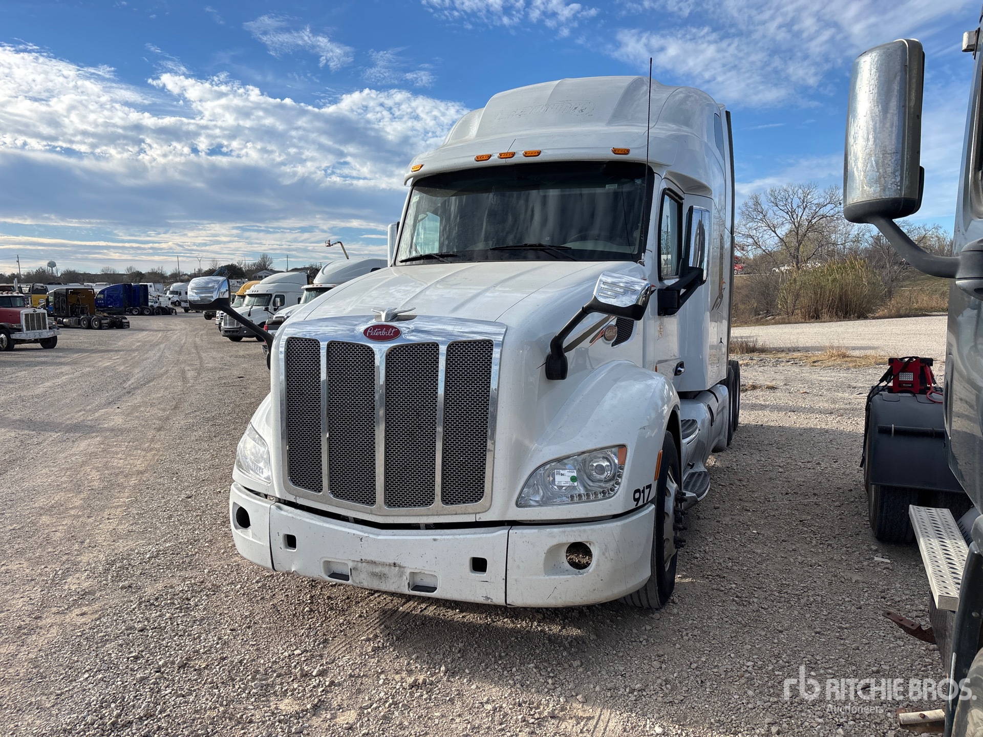 General Appearance with Picture, Left Front Corner