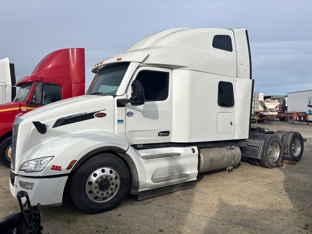 2023 Peterbilt 579 6x4 T/A Sleeper Truck Tractor (Inoperable)