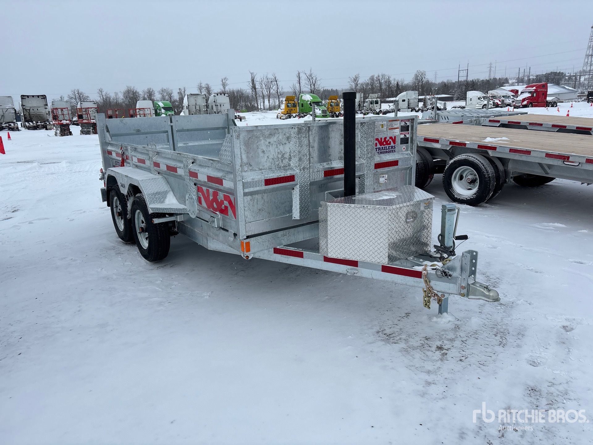 General Appearance with Featured Photo