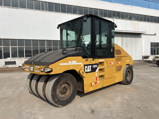 2019 Cat CW34 8 Wheel Pneumatic Roller