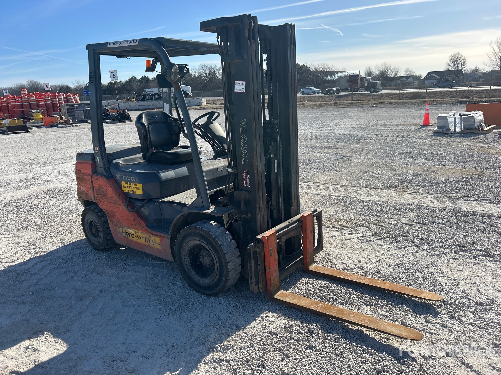 General Appearance with Picture, Right Front Corner