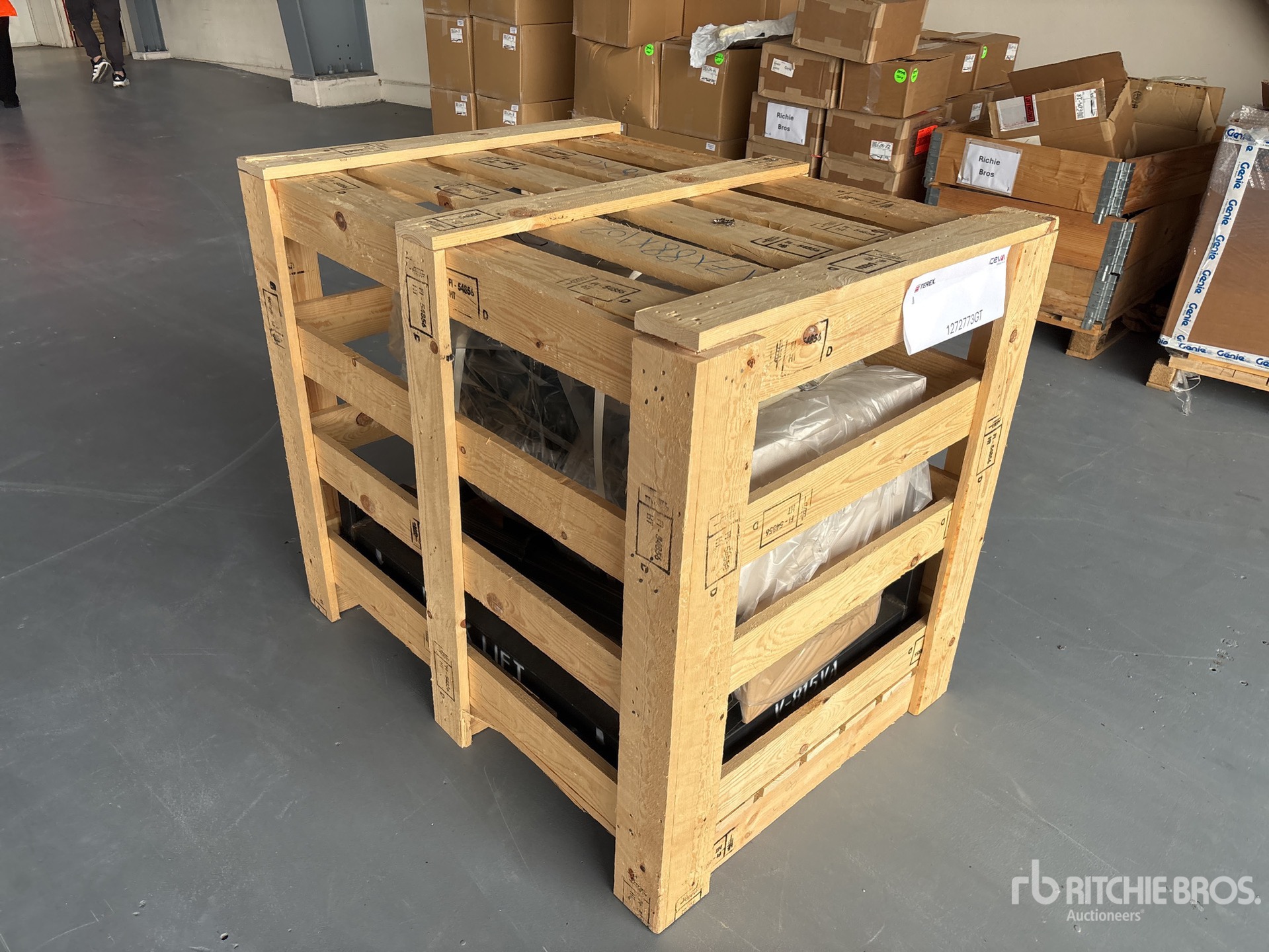 General Appearance with Bild, Ecke hinten links