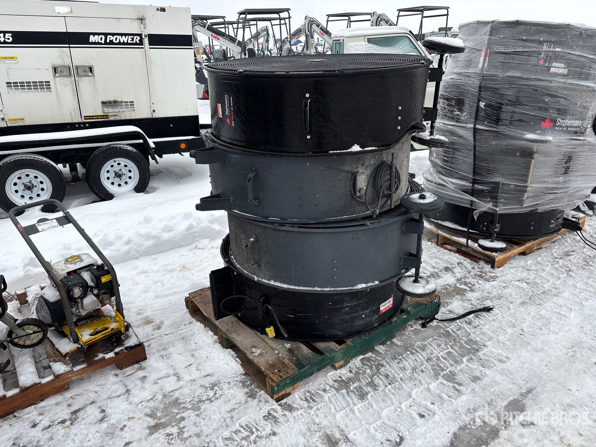 General Appearance with Picture, Left Front Corner