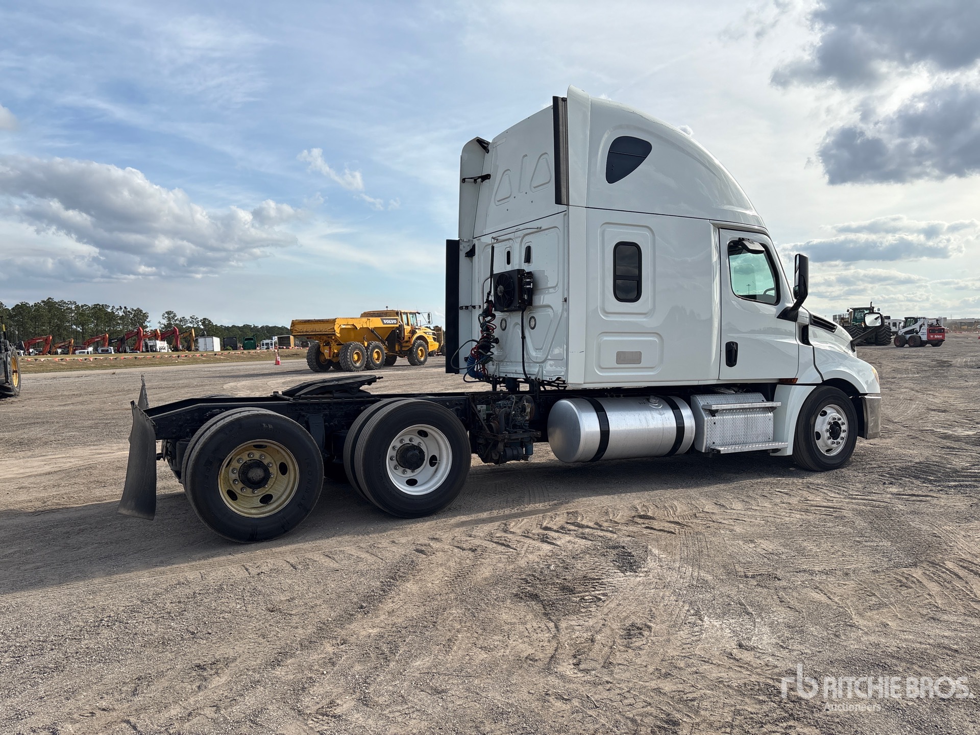 General Appearance with Imagen: esquina trasera derecha