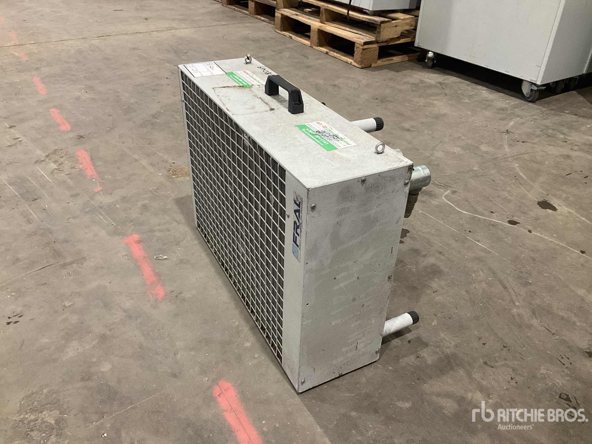 General Appearance with Bild, Ecke vorne links