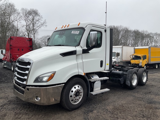 2022 Freightliner Cascadia 116 6x4 T/A Day Cab Truck Tractor