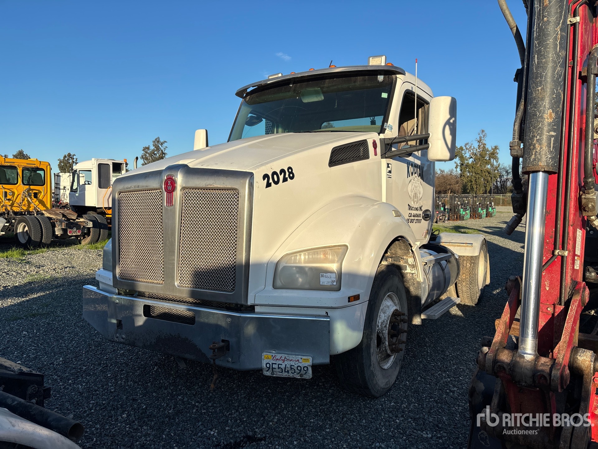 General Appearance with Picture, Left Front Corner