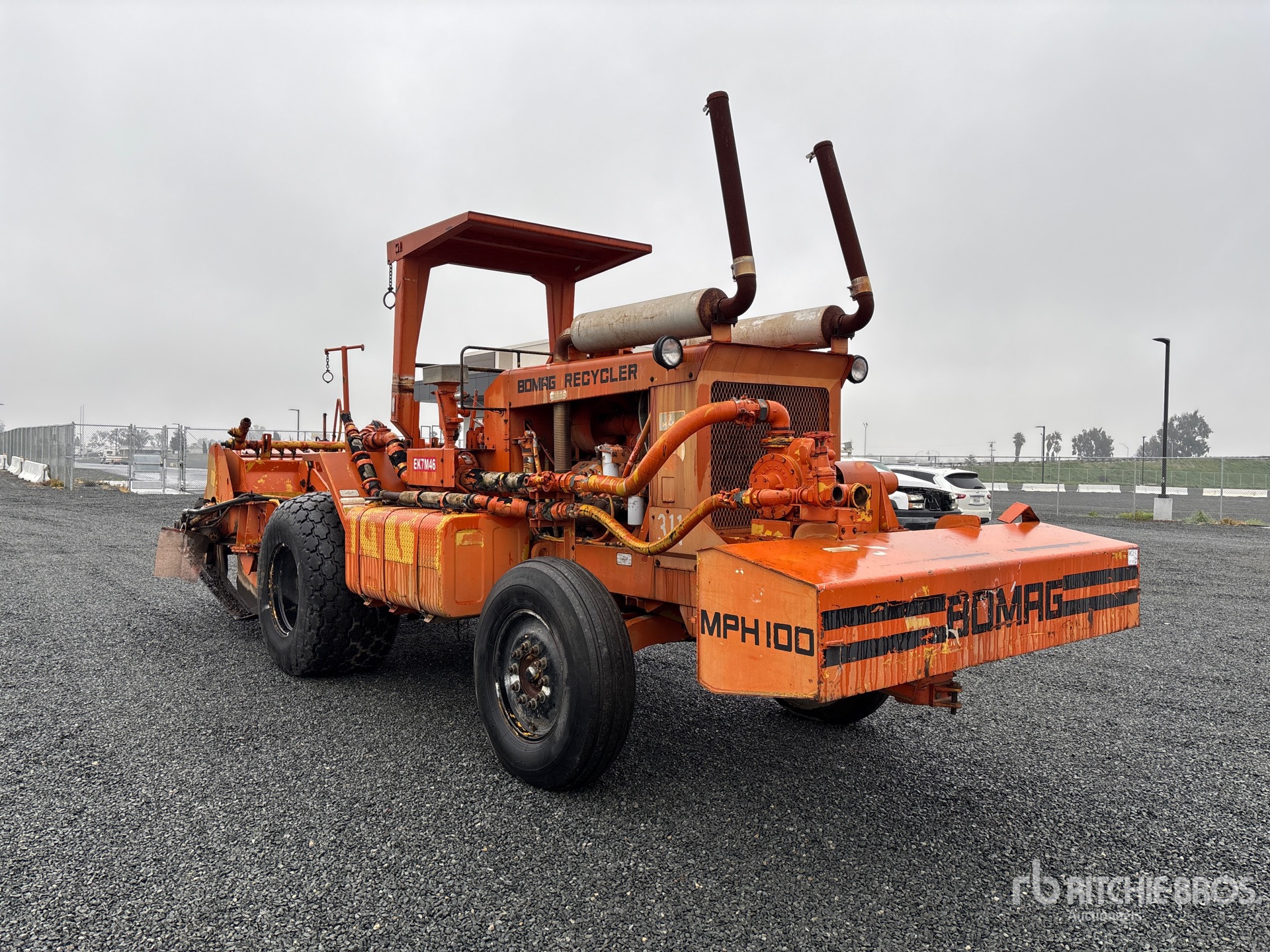 General Appearance with Picture, Right Front Corner