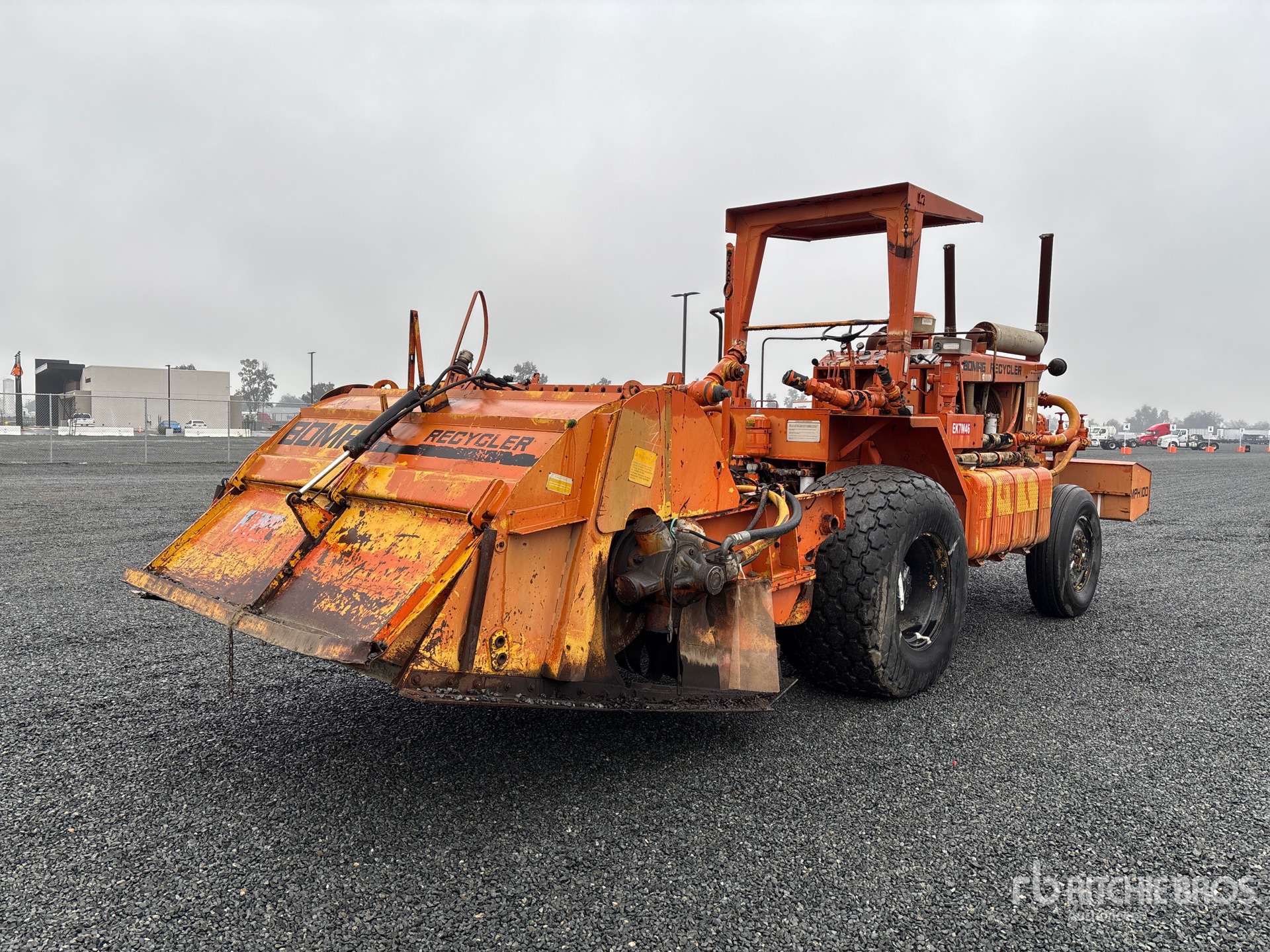 General Appearance with Picture, Right Rear Corner