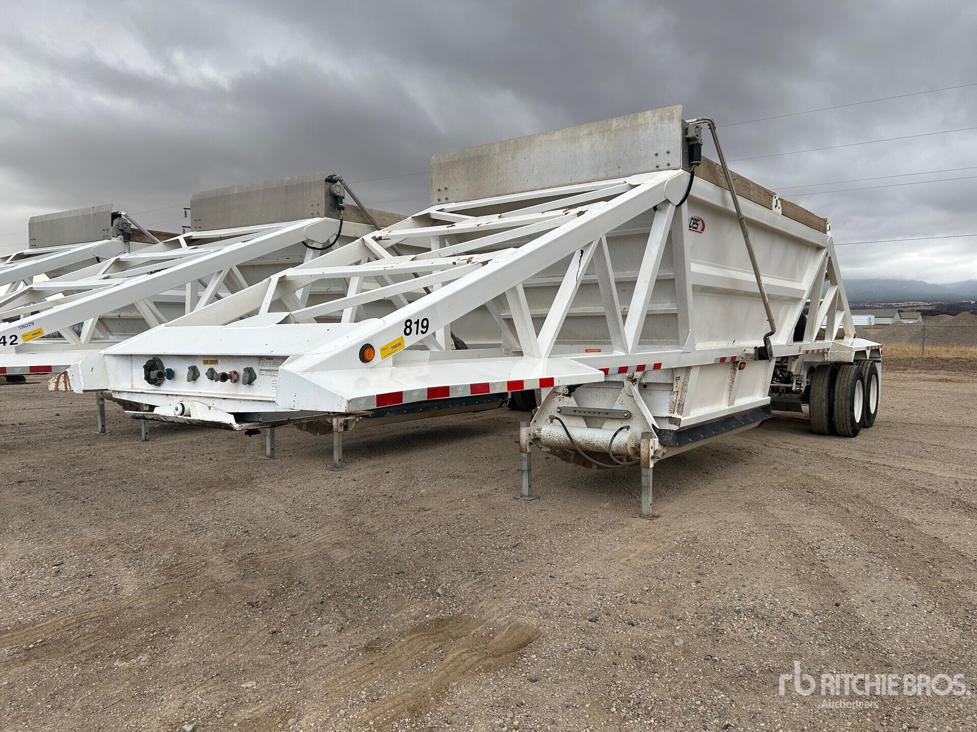 General Appearance with Featured Photo