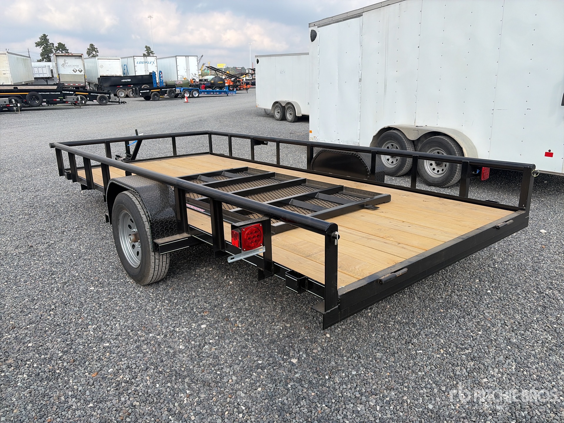 General Appearance with Picture, Left Rear Corner