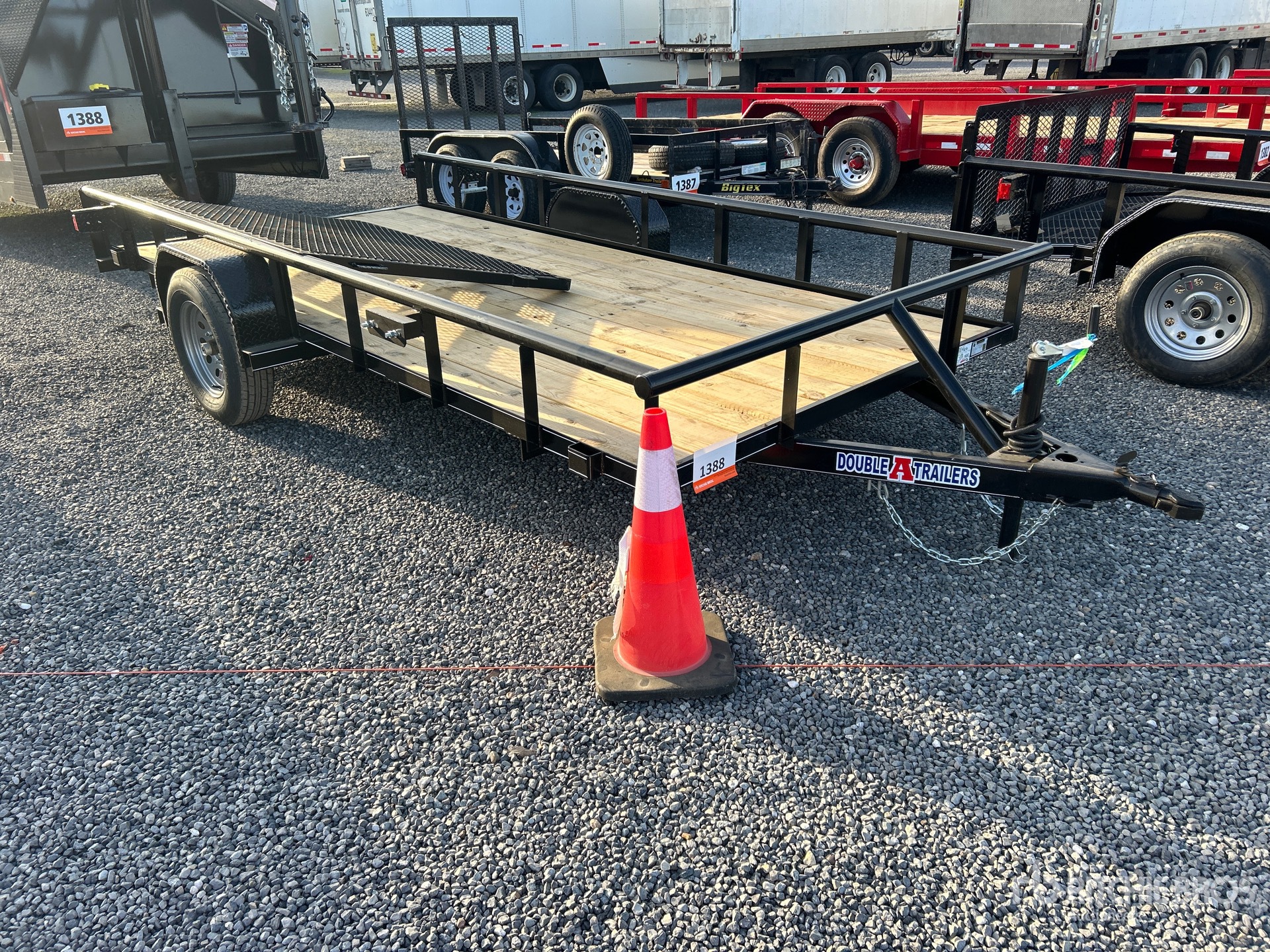 Aspect général with Image, coin avant droit