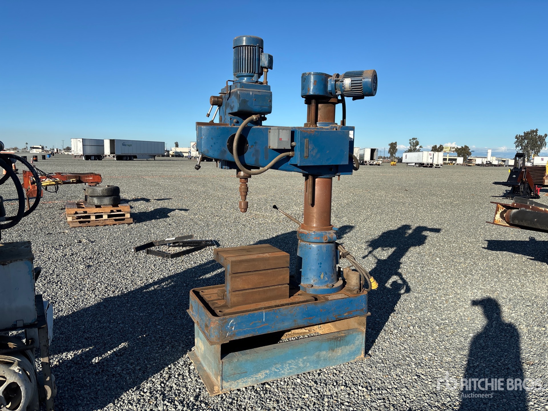 General Appearance with Bild, Ecke vorne rechts