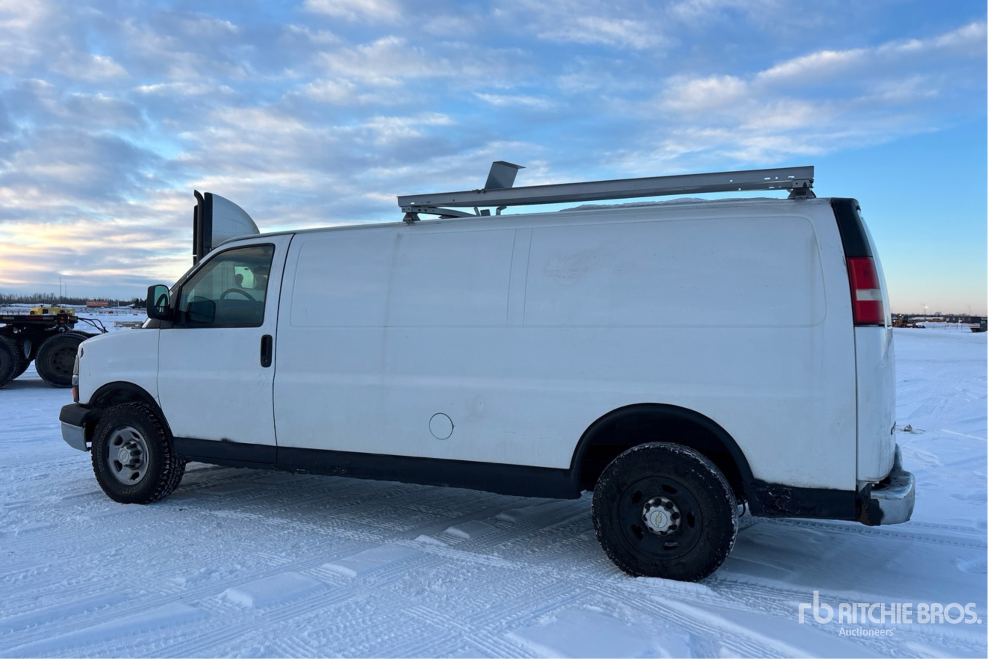 General Appearance with Foto, angolo posteriore sinistro