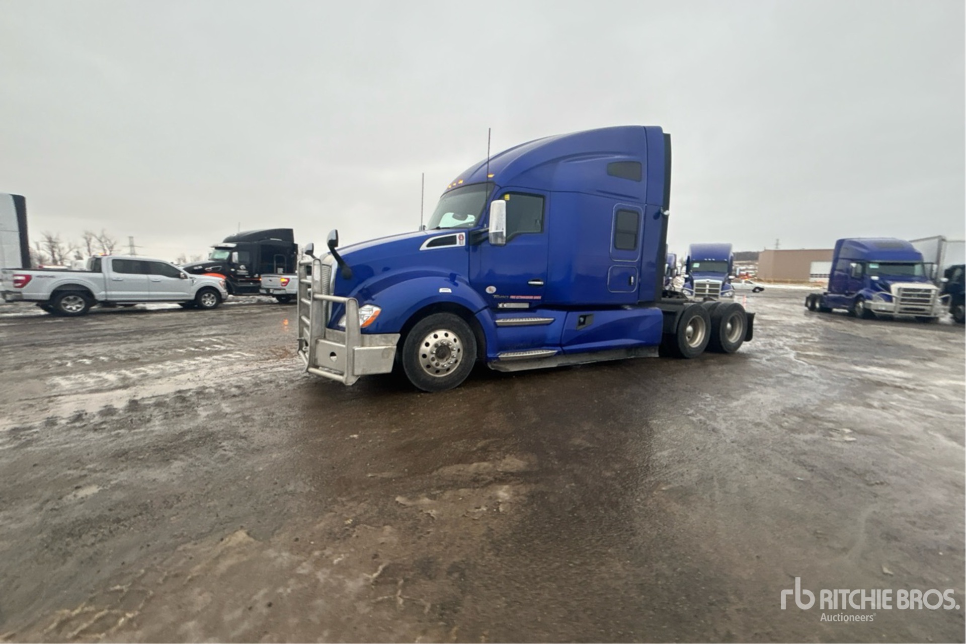 General Appearance with Image, coin avant gauche