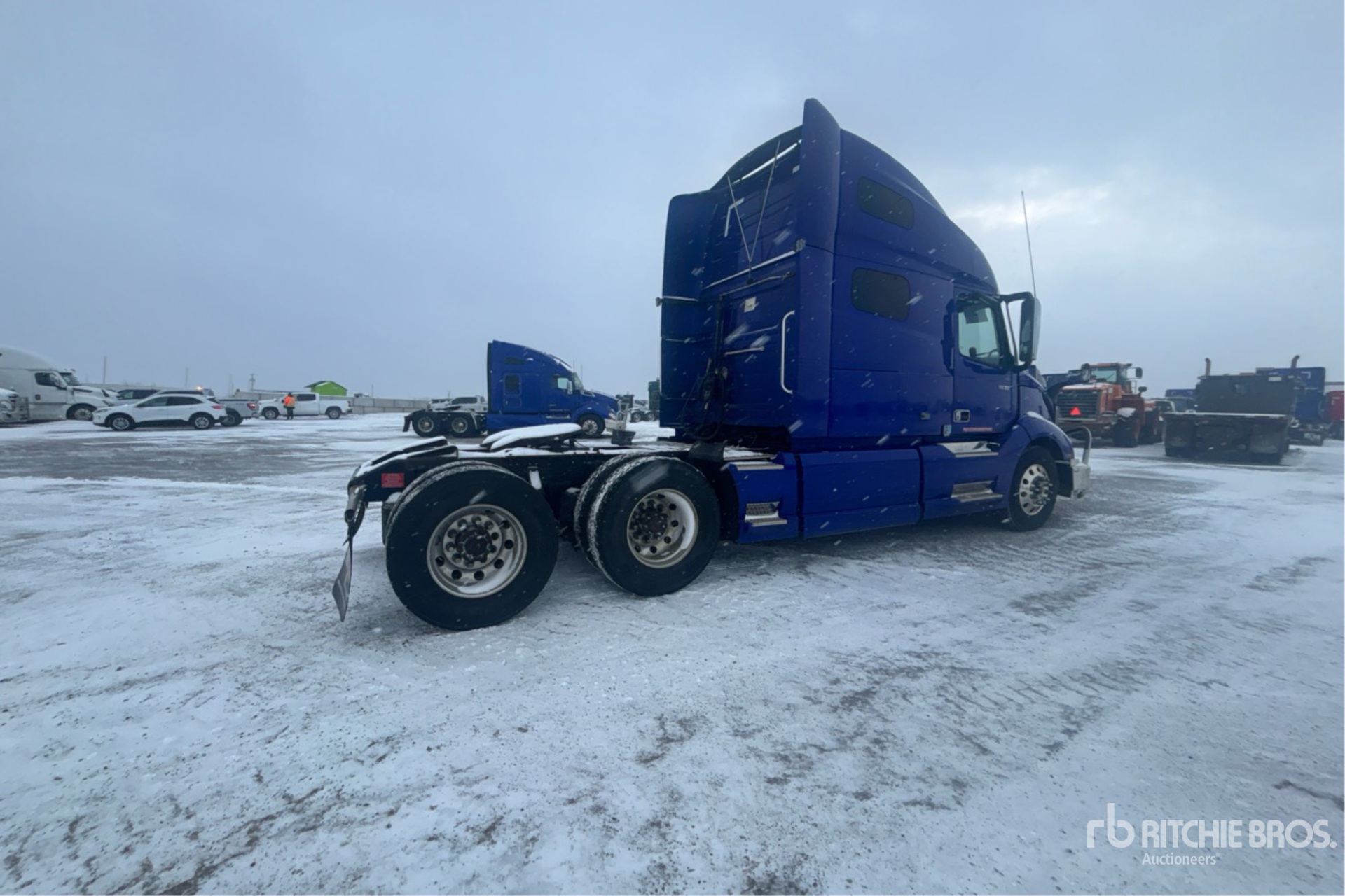 Aspect général with Image, coin arrière droit