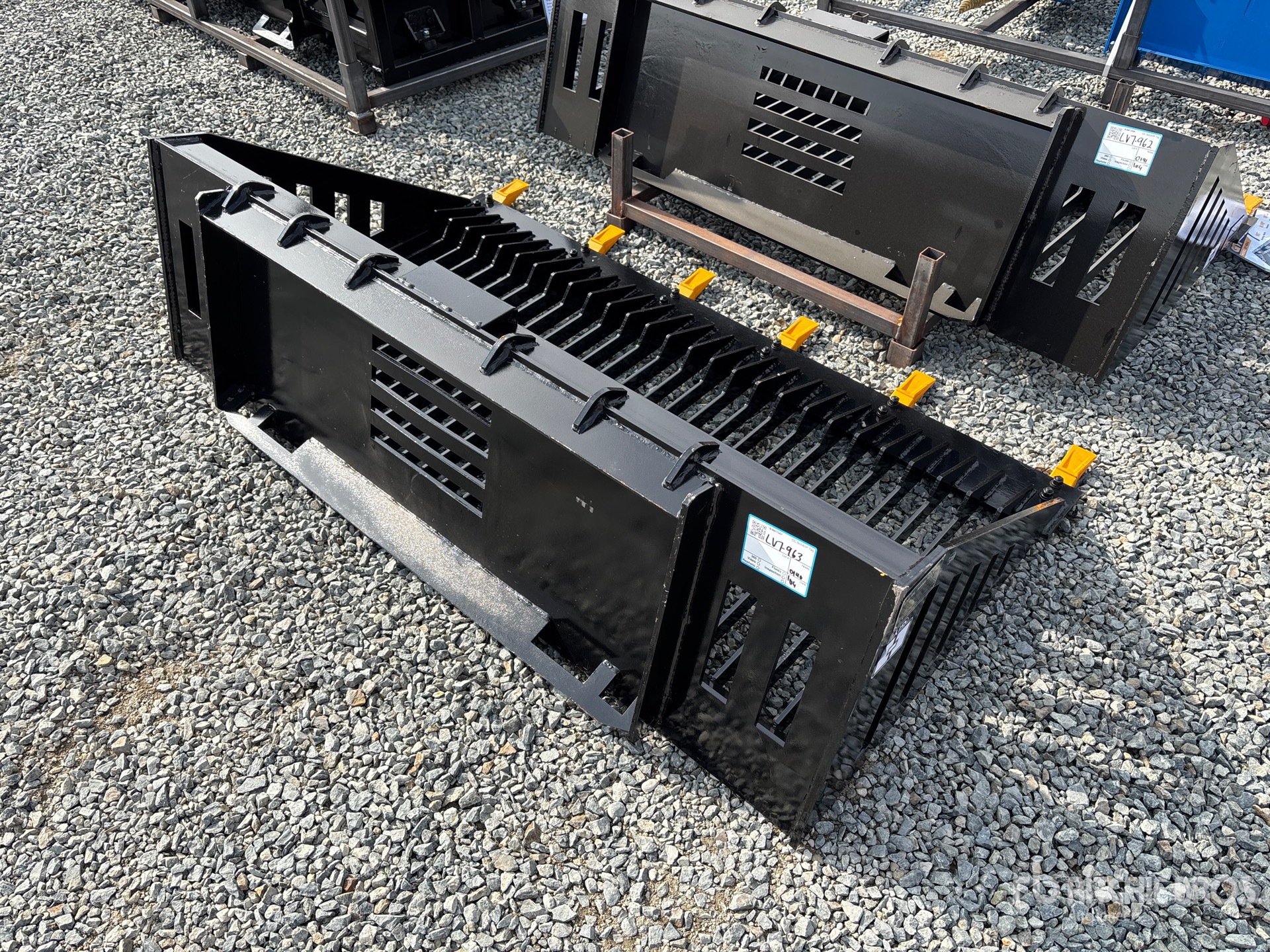 General Appearance with Foto, angolo anteriore sinistro