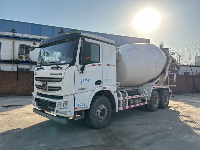 2019 XCMG NXG5251GJBW5 6x4 Mixer Truck