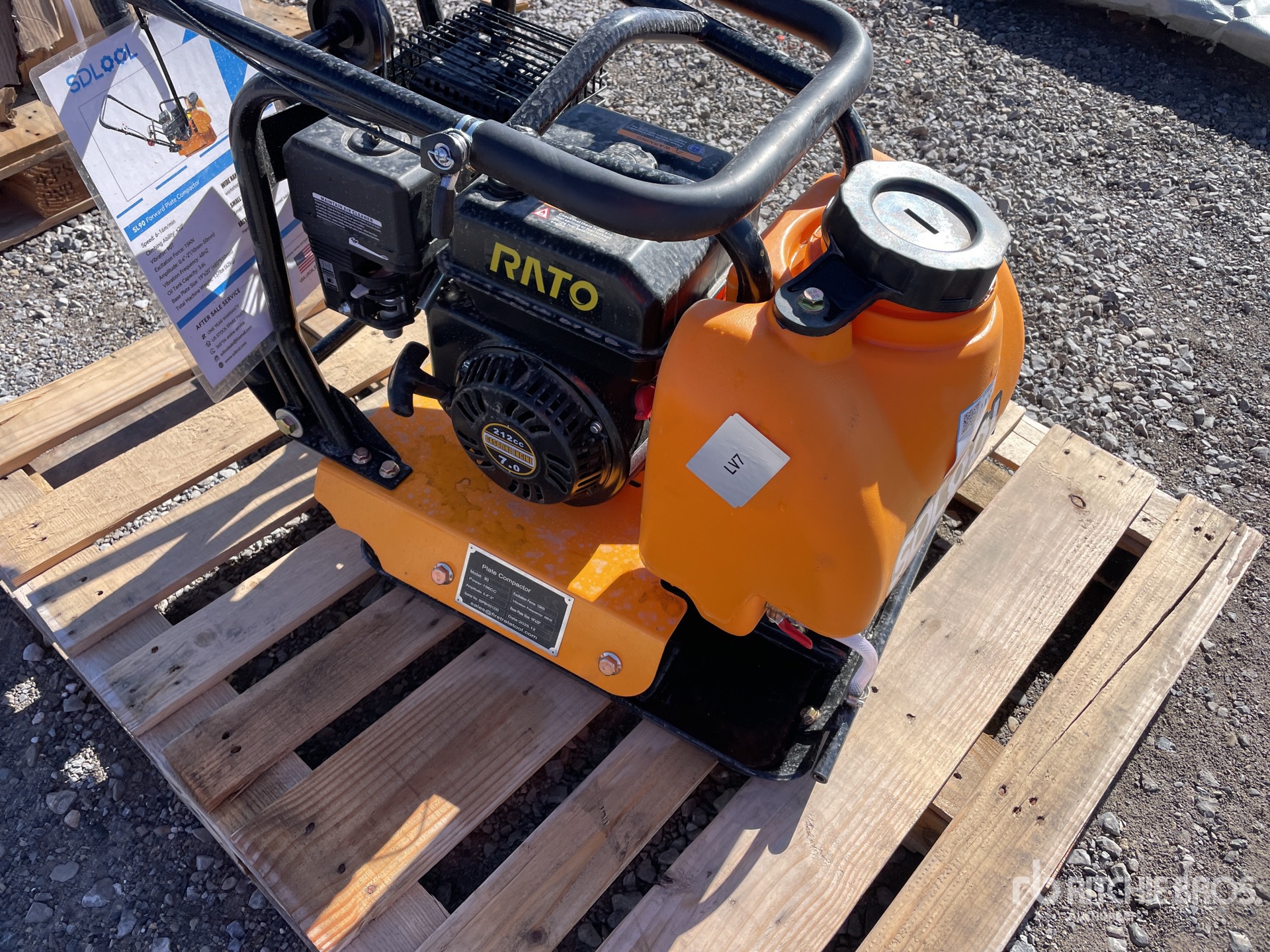 General Appearance with Picture, Right Front Corner