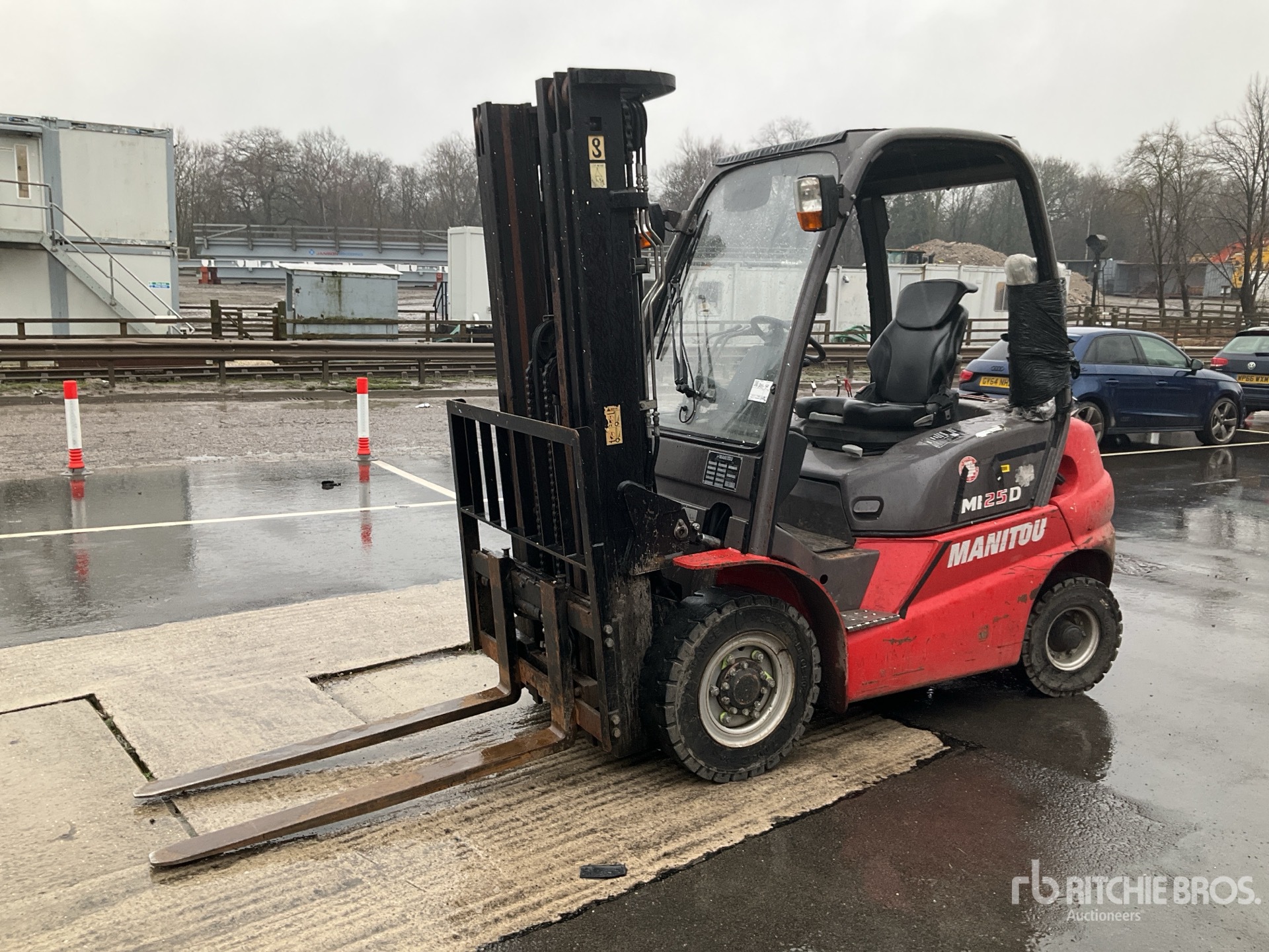 General Appearance with Picture, Left Front Corner