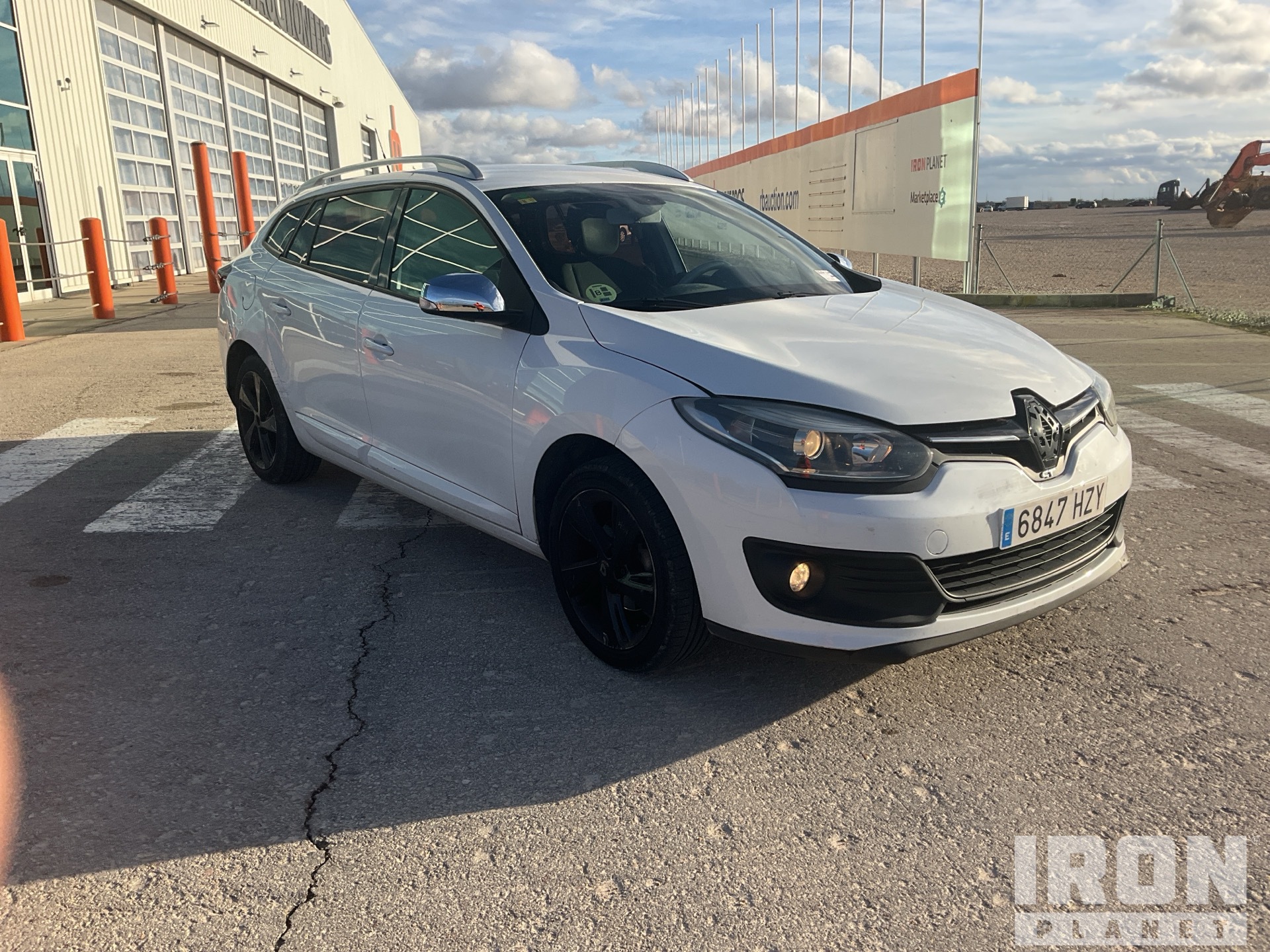 General Appearance with Bild, Ecke vorne rechts