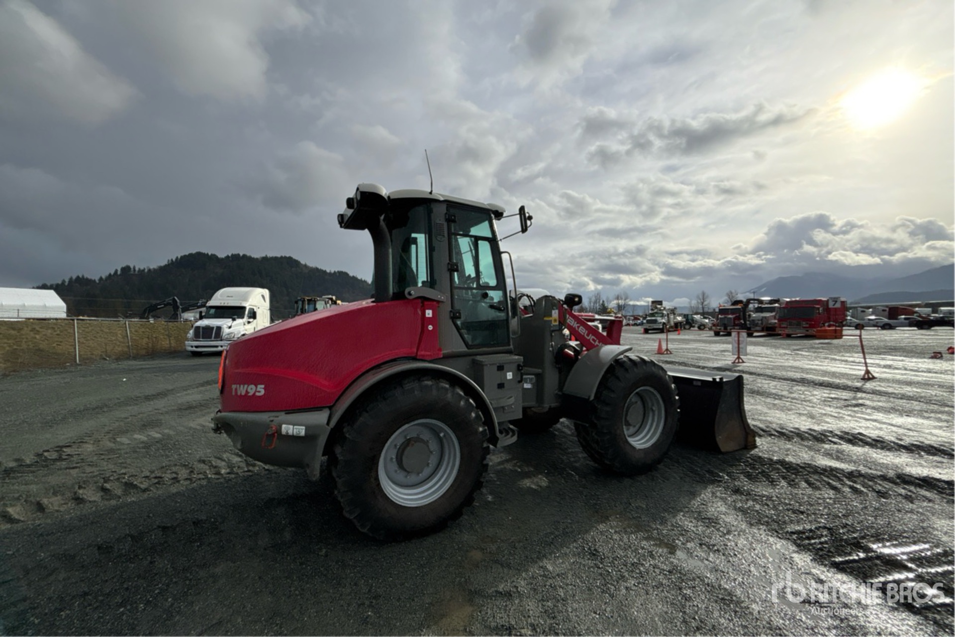 General Appearance with Picture, Right Rear Corner