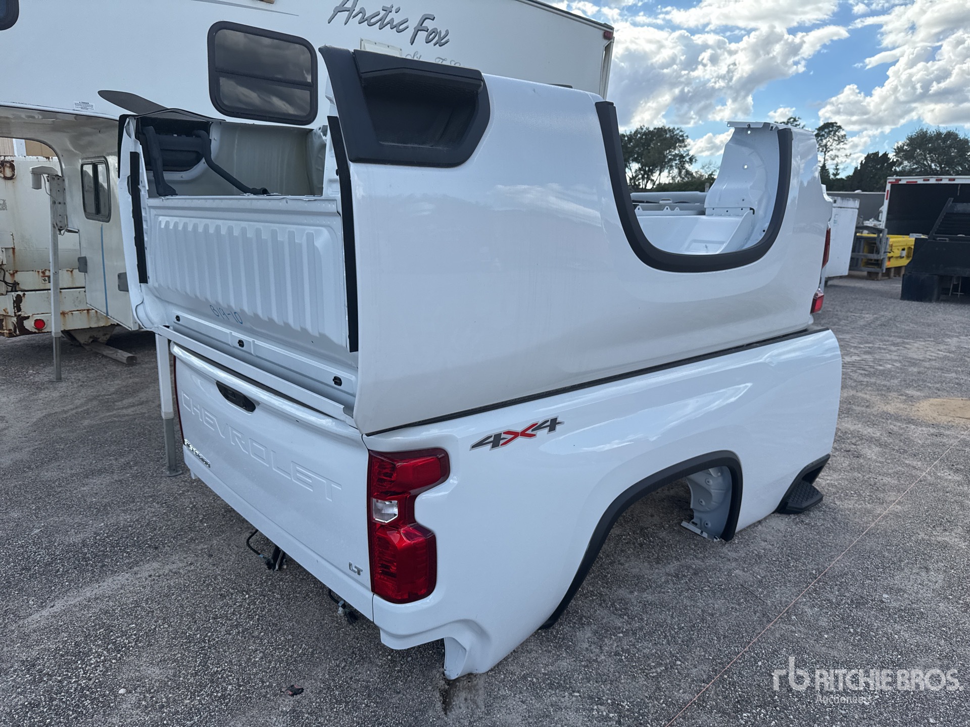 Aspect général with Image, coin arrière gauche