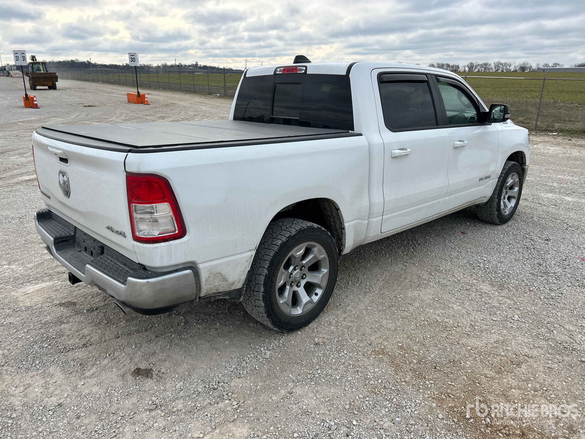 General Appearance with Foto, angolo anteriore sinistro