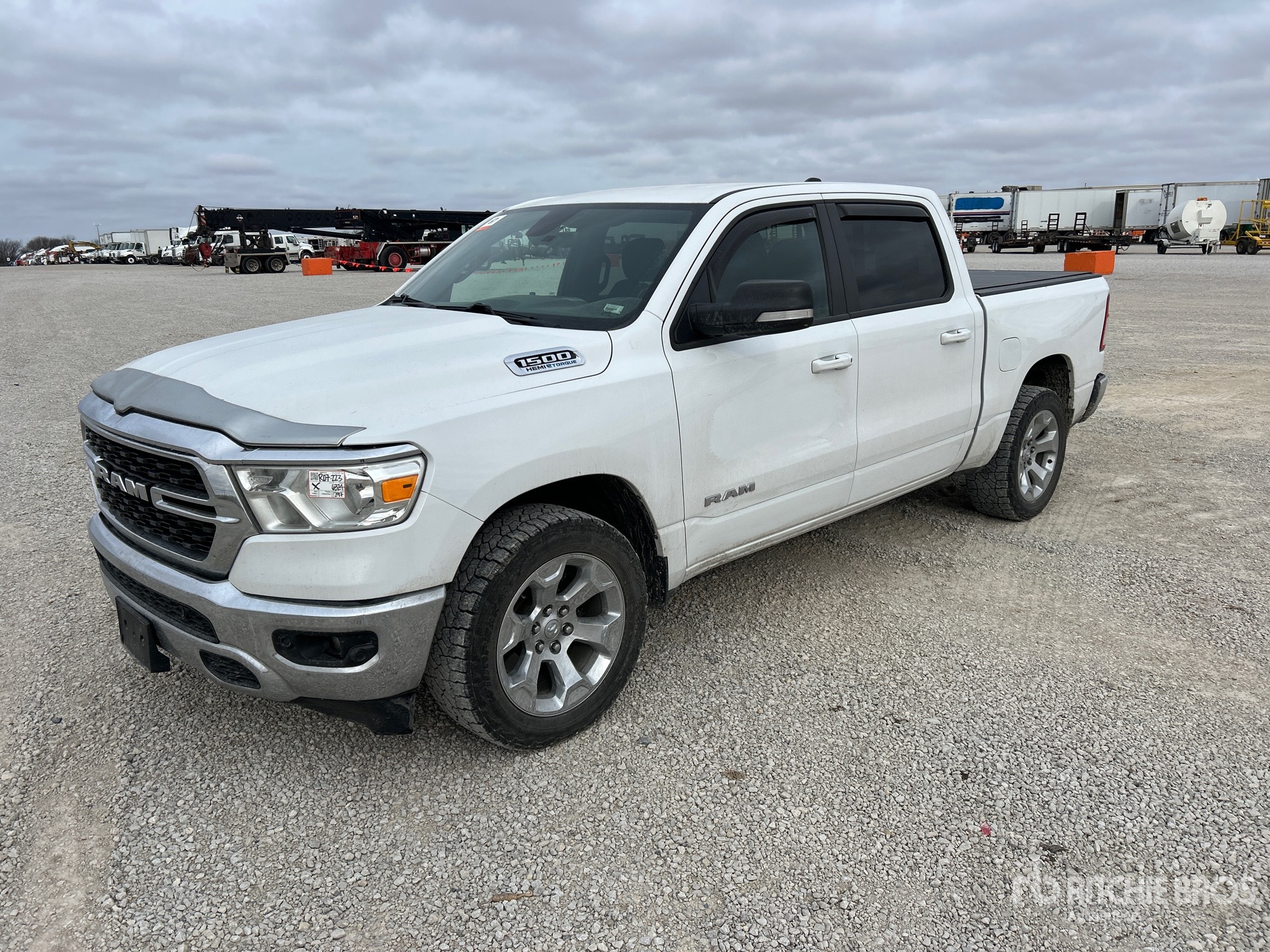 General Appearance with Foto, angolo anteriore sinistro