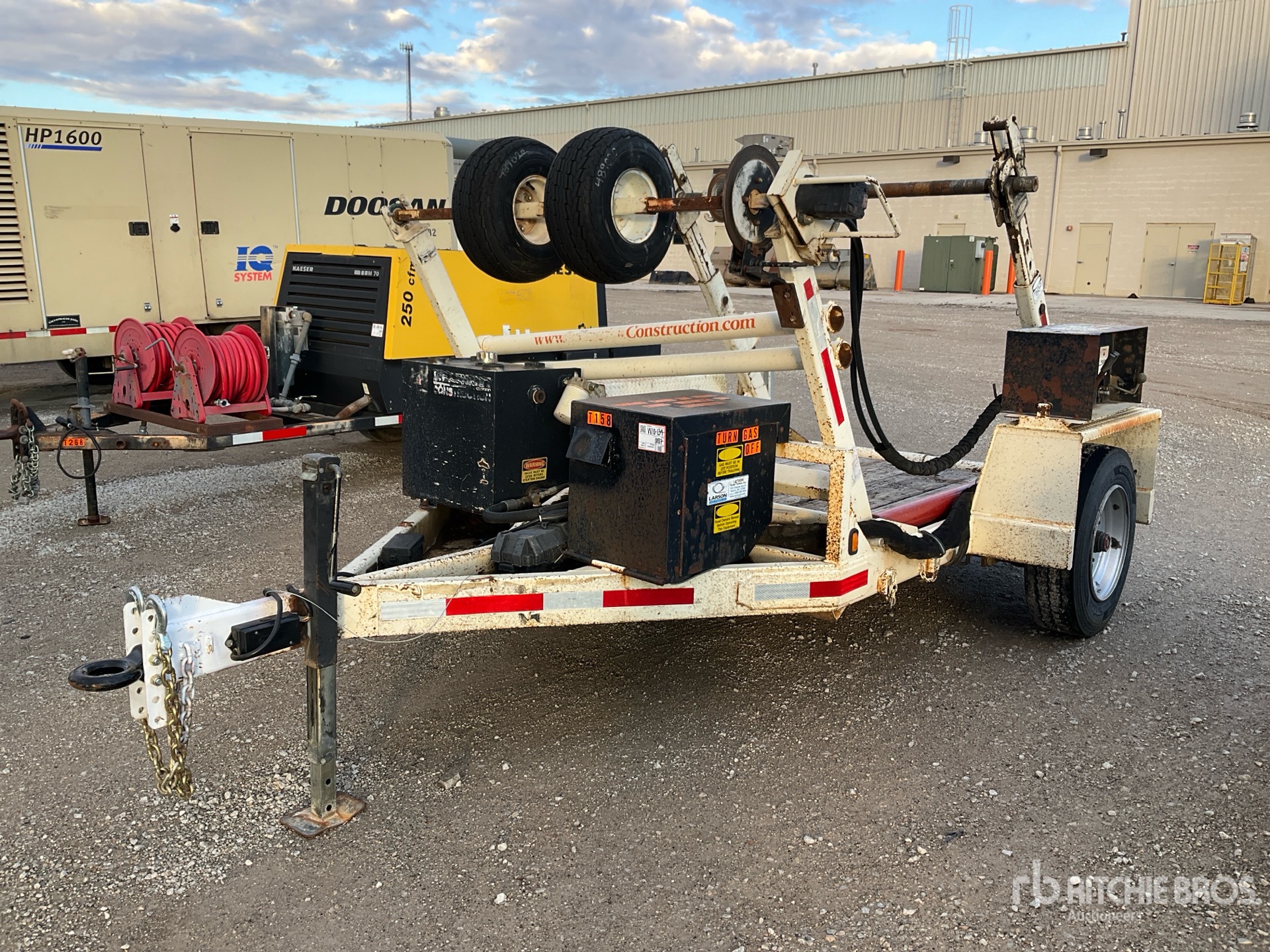 General Appearance with Featured Photo