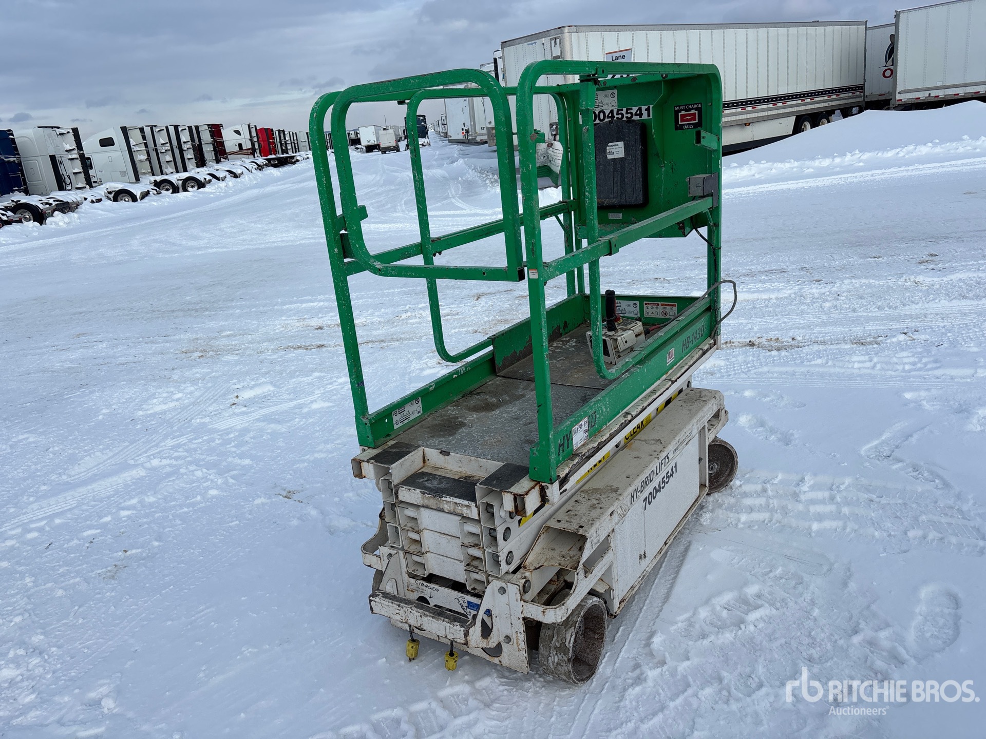 General Appearance with Picture, Right Front Corner